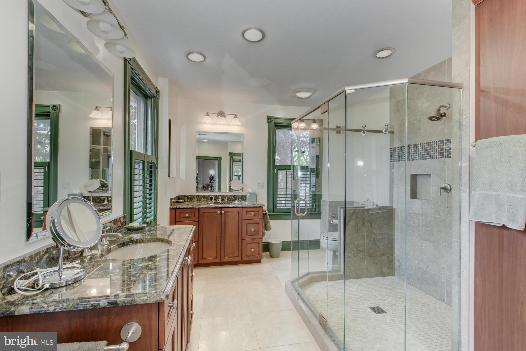 FOREST HILLS - Residential