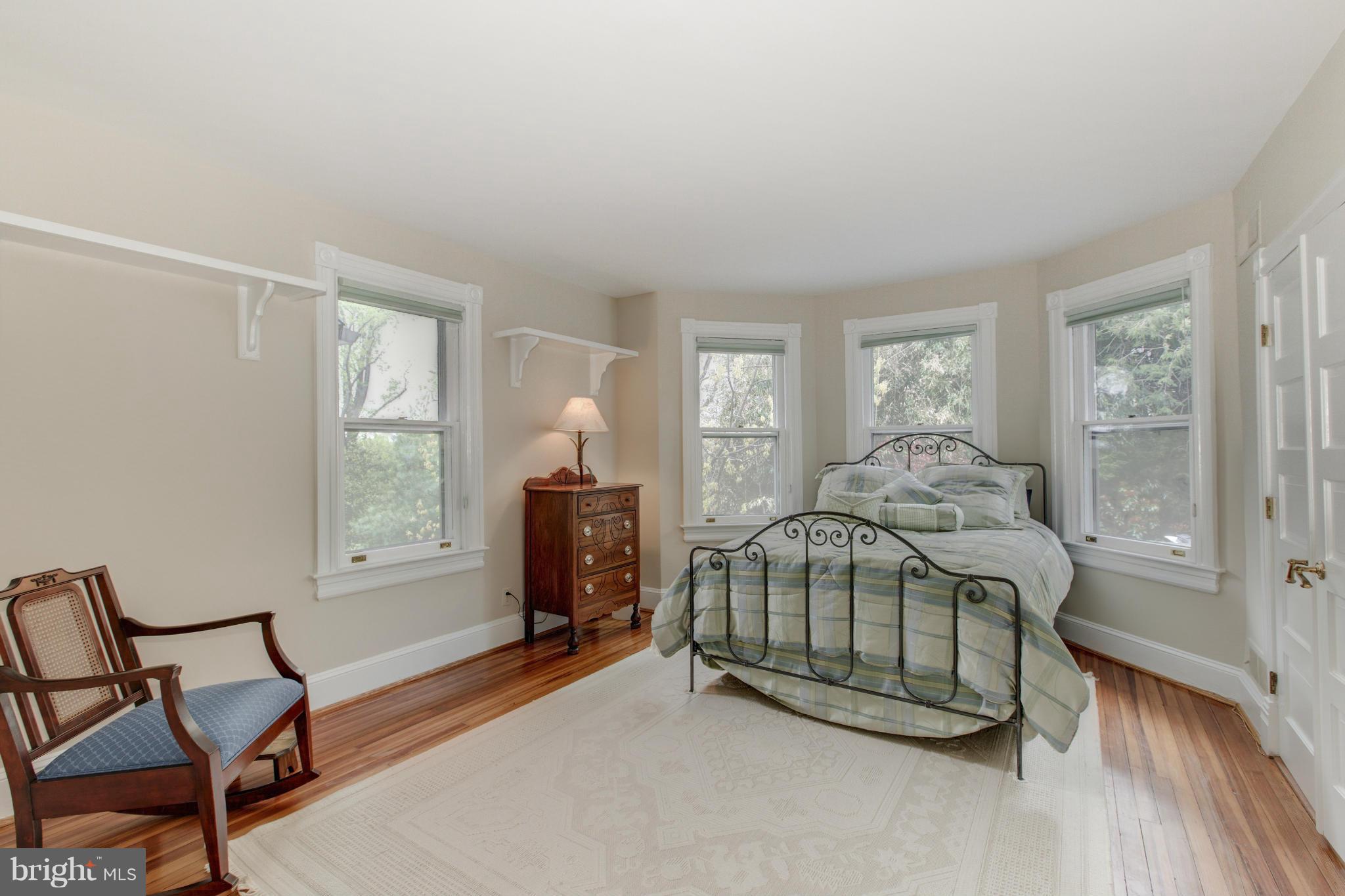 FOREST HILLS - Residential