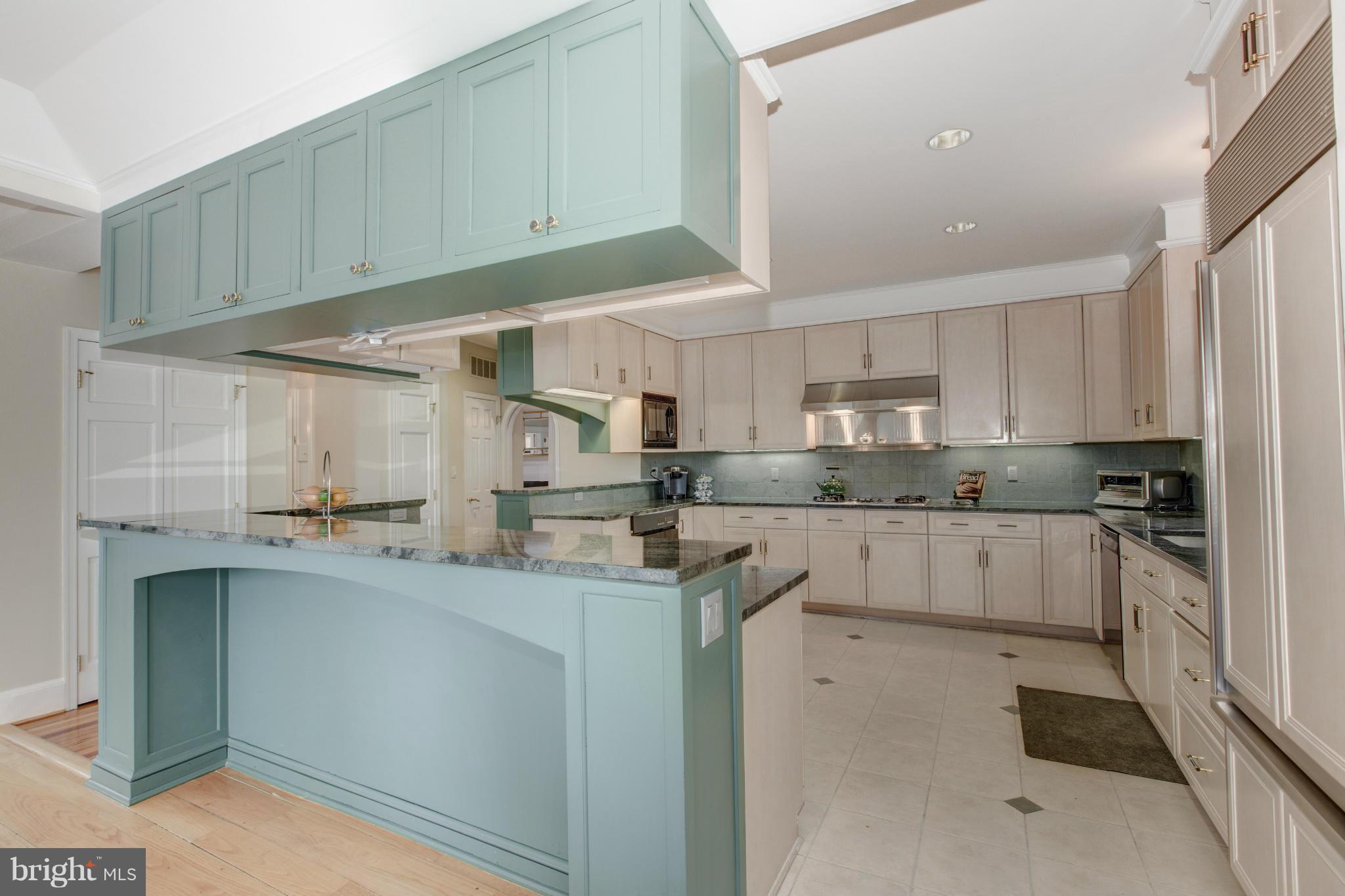 FOREST HILLS - Residential