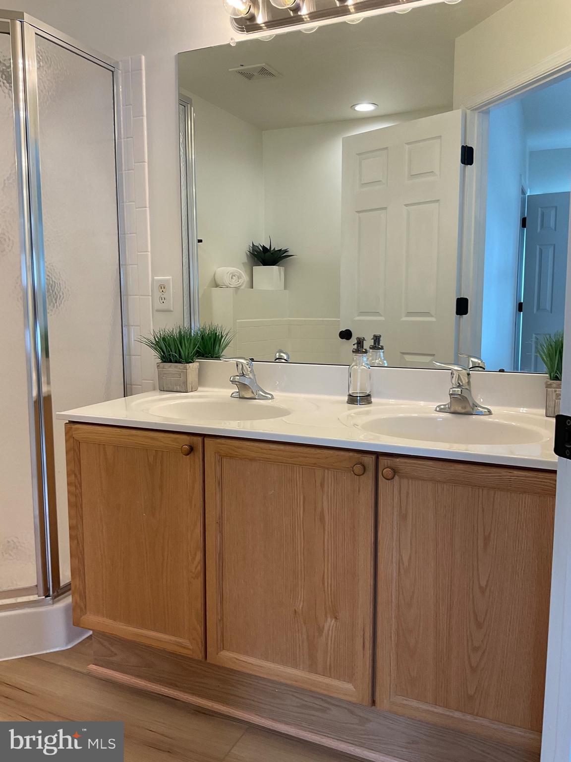 STONEBROOK VILLAGE - Residential Lease