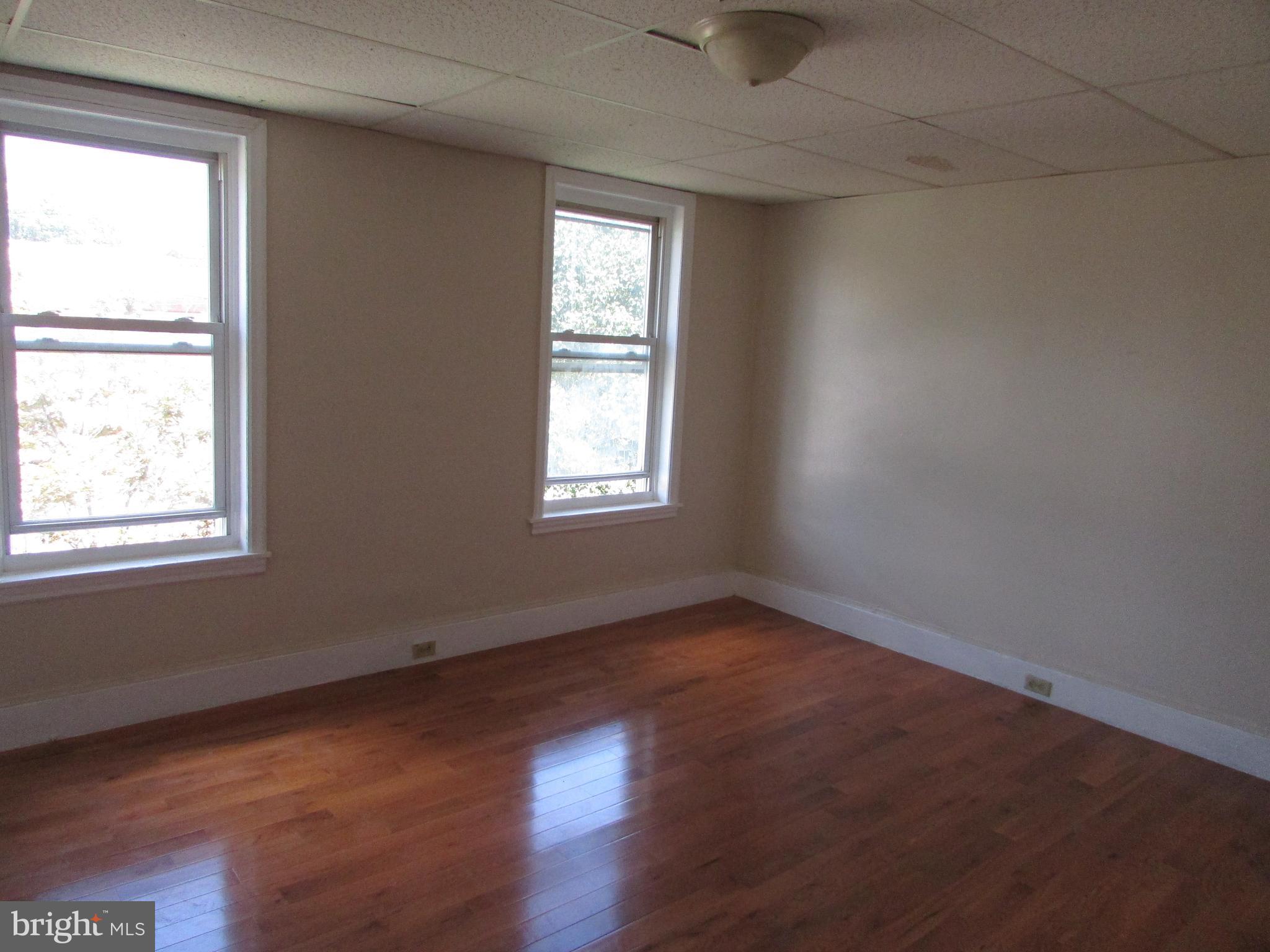 EAST FALLS - Residential