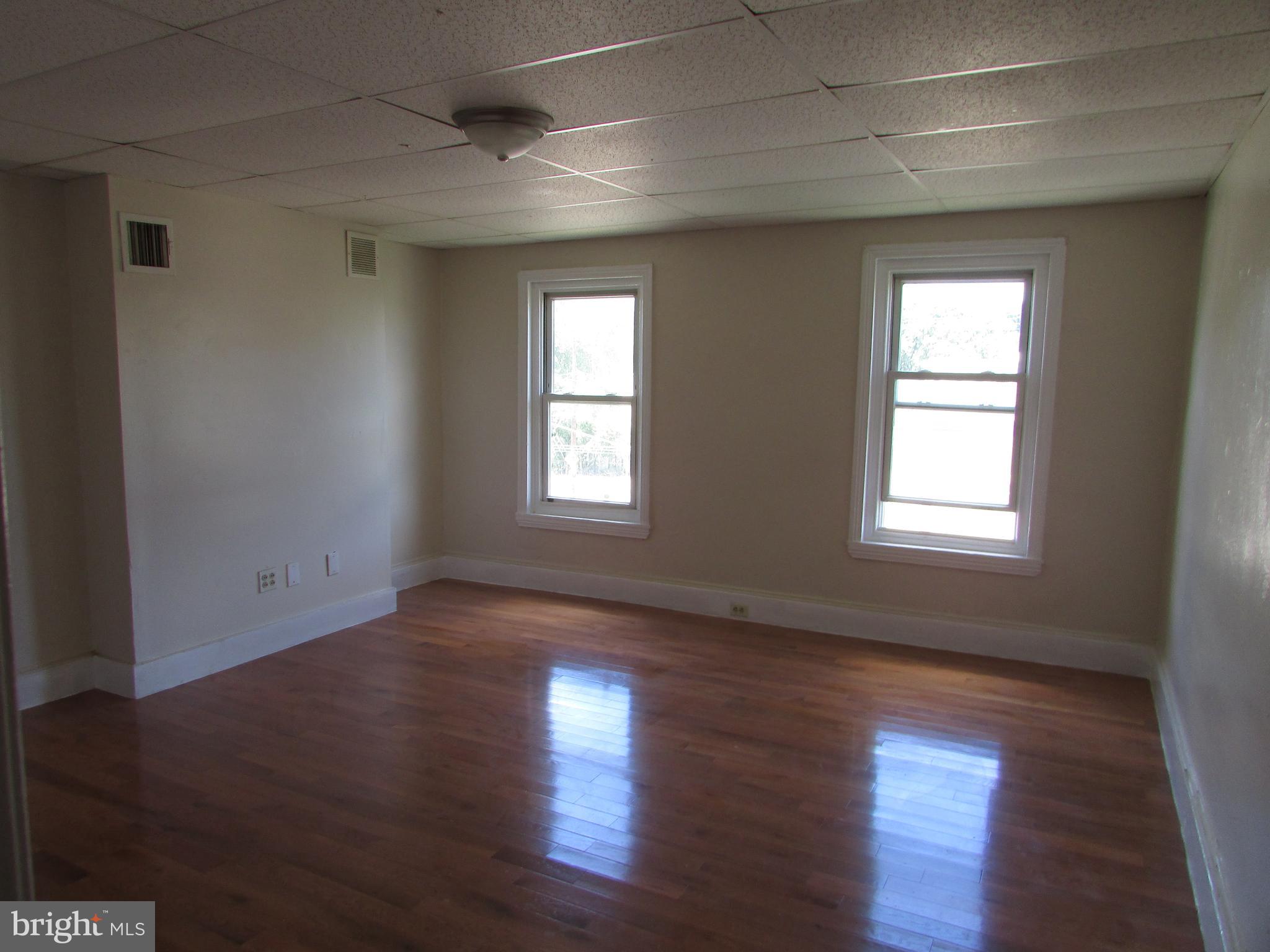 EAST FALLS - Residential