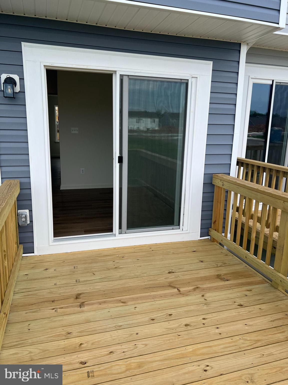 OVERLOOK AT RIVERSIDE TOWNHOMES - Residential Lease