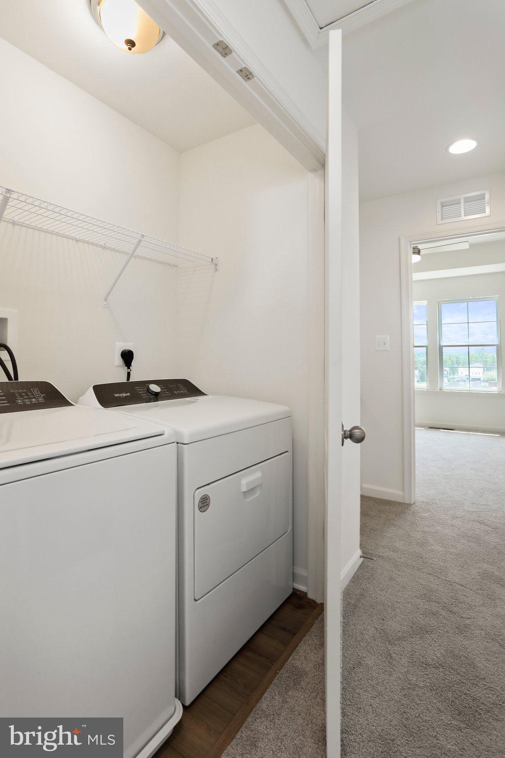 OVERLOOK AT RIVERSIDE TOWNHOMES - Residential Lease