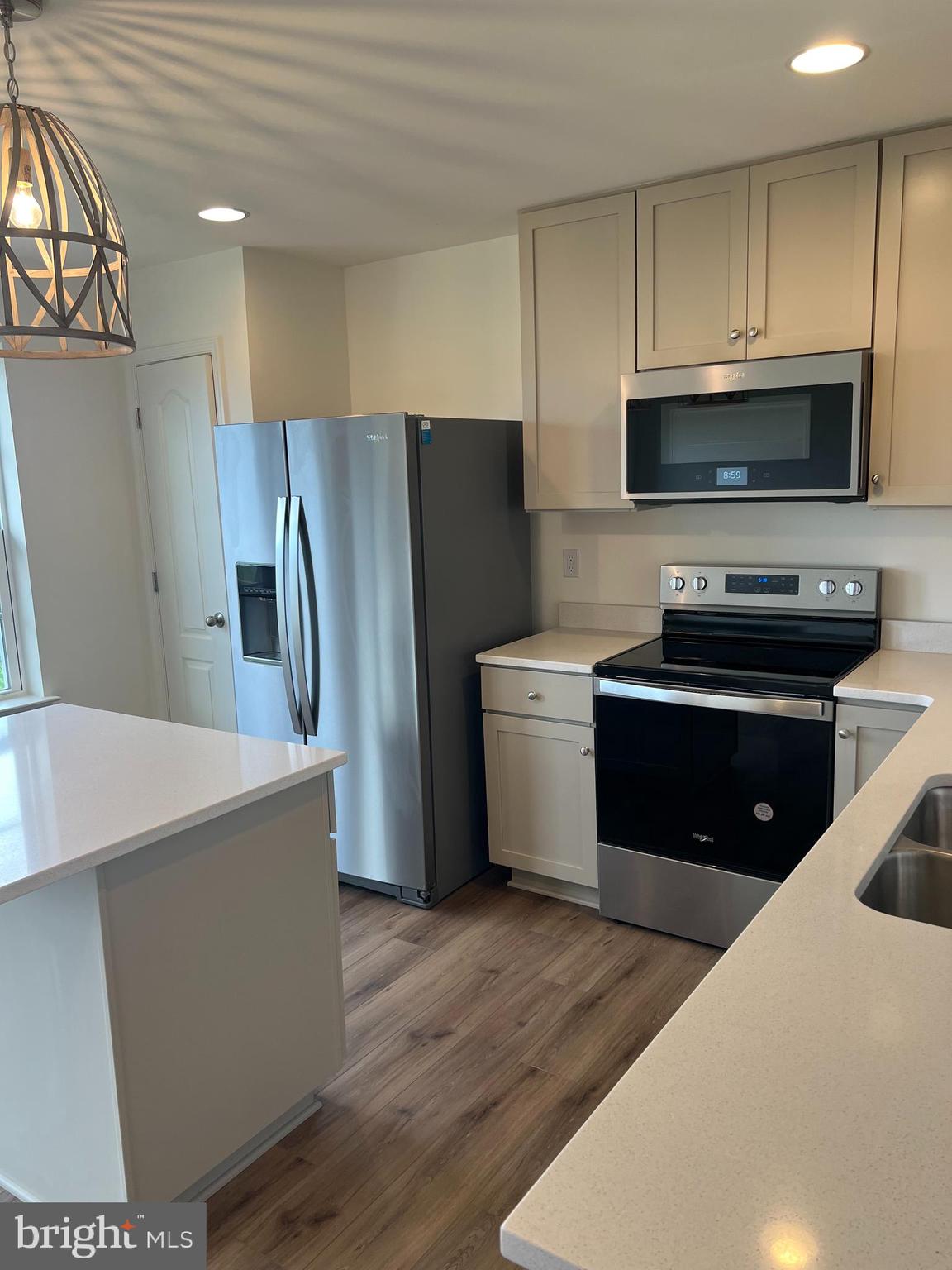 OVERLOOK AT RIVERSIDE TOWNHOMES - Residential Lease