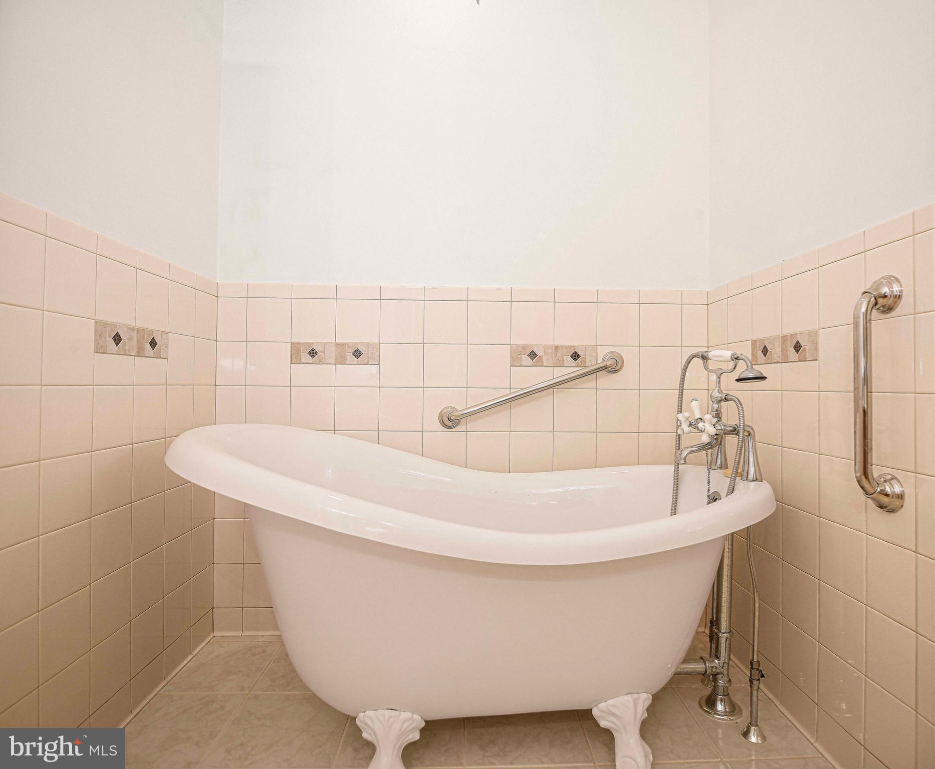 PERRY HALL FARMS GARDEN CONDOS - Residential