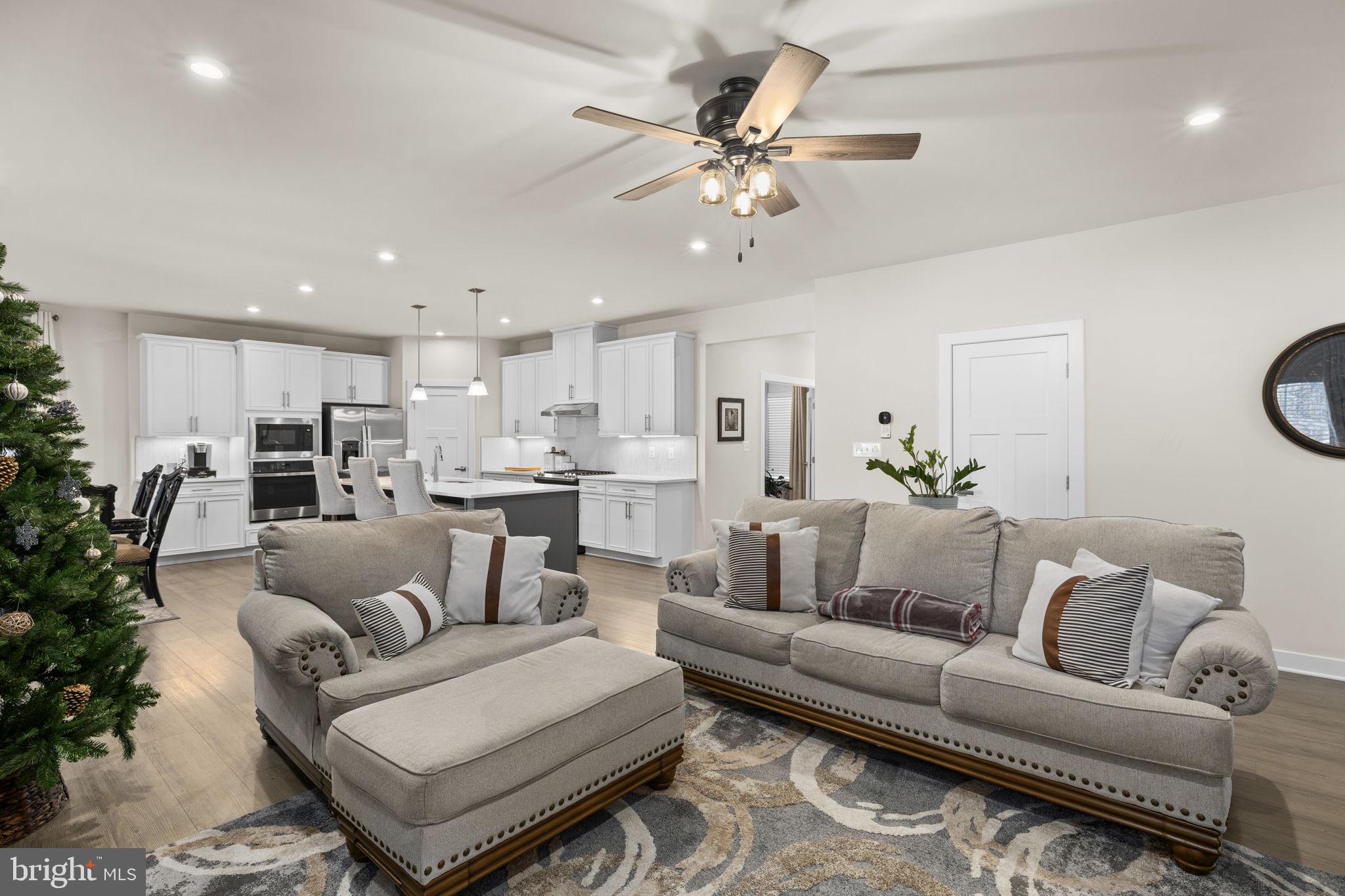 WOODBERRY MANOR - Residential