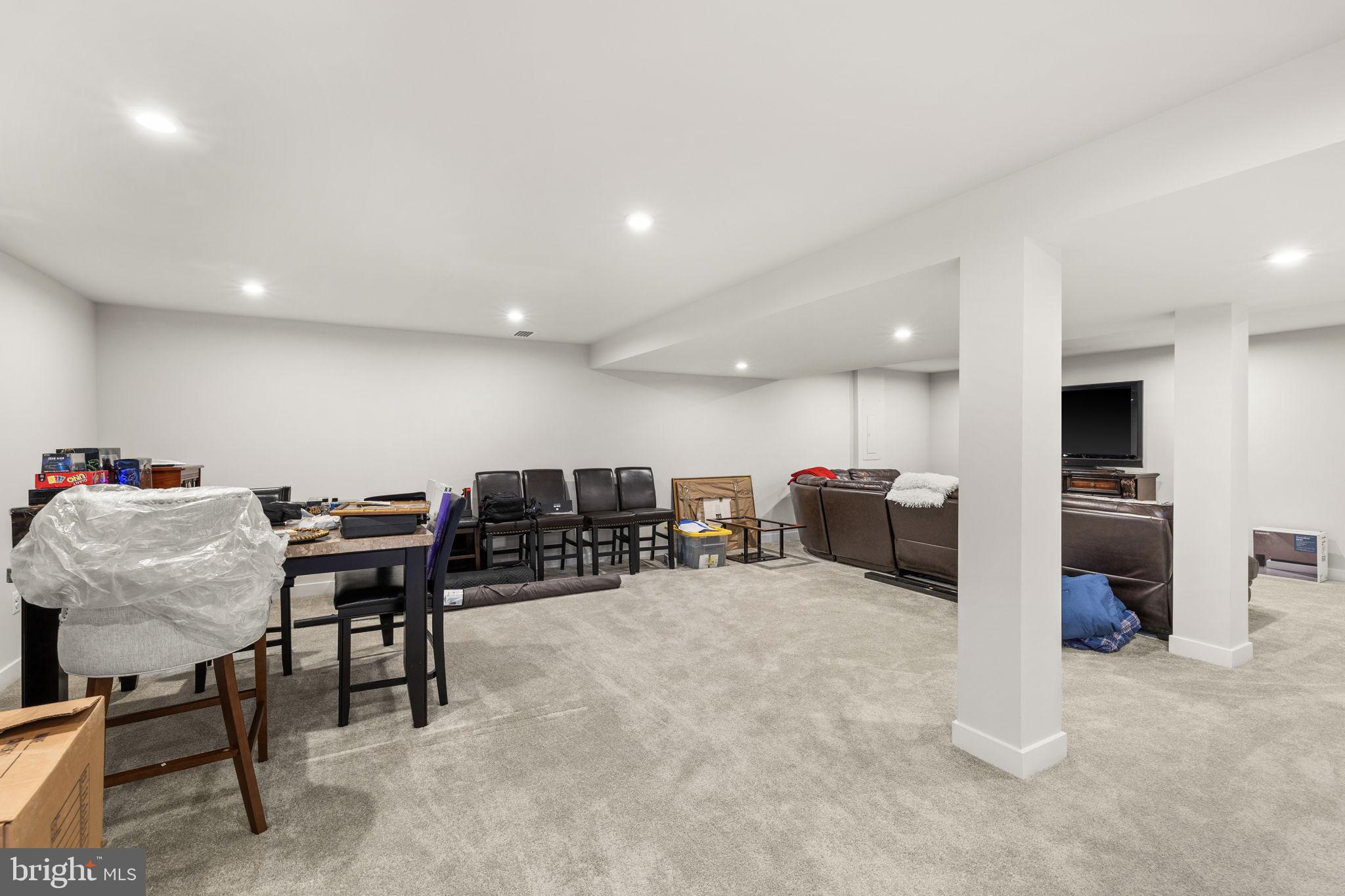 WOODBERRY MANOR - Residential