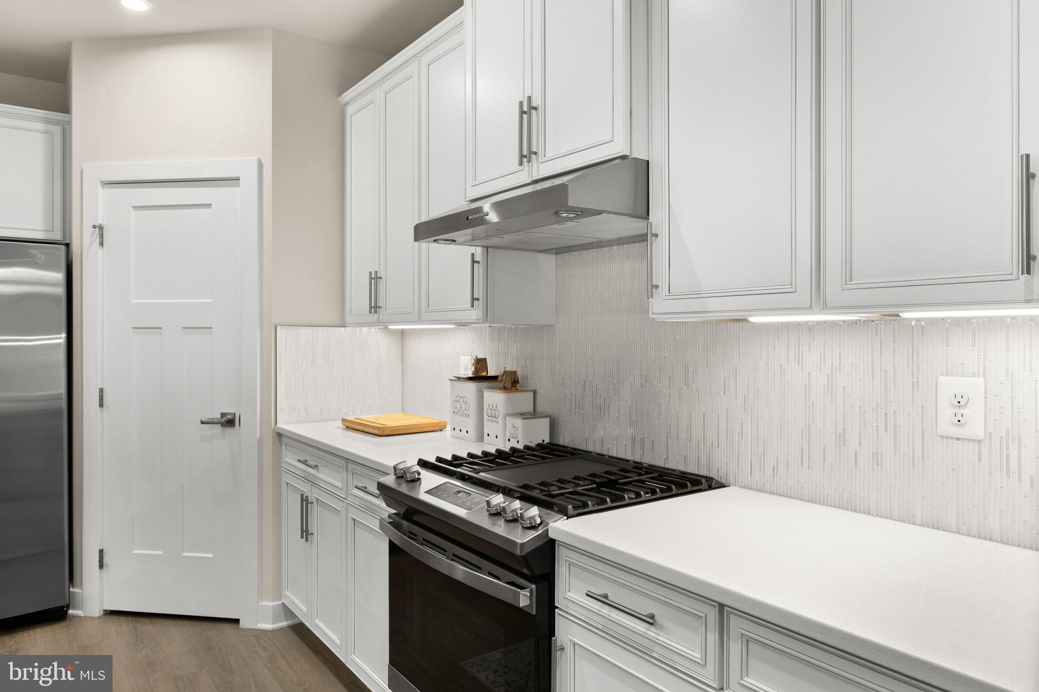 WOODBERRY MANOR - Residential