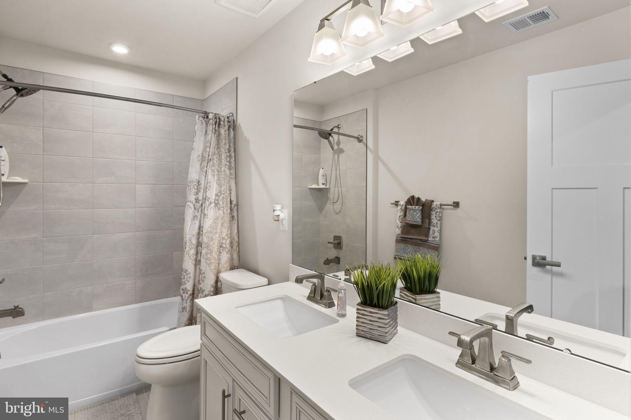 WOODBERRY MANOR - Residential