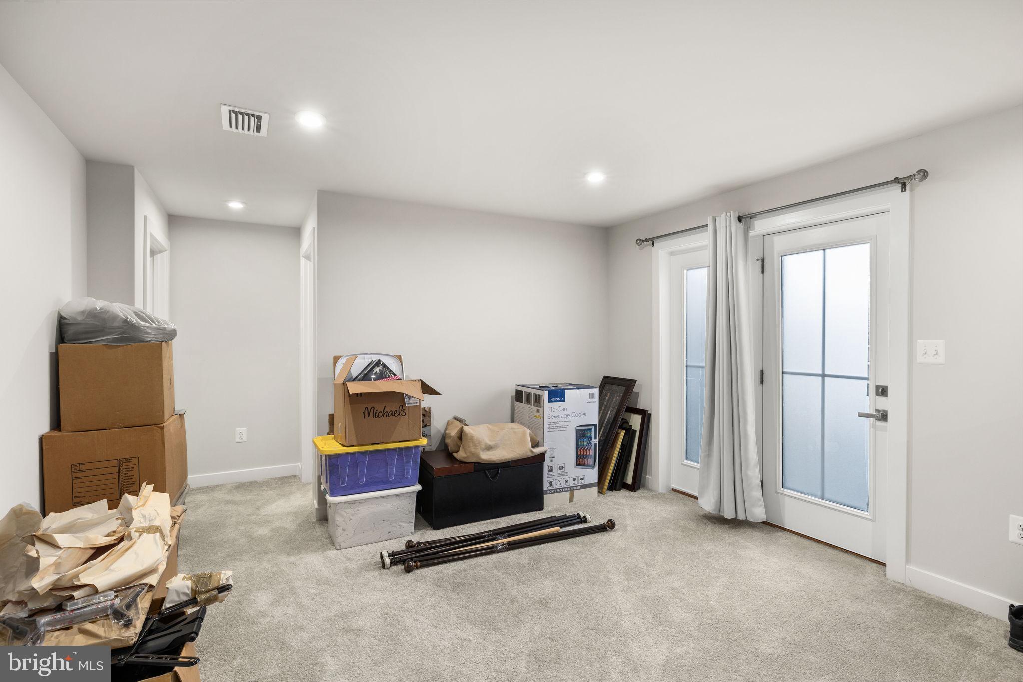 WOODBERRY MANOR - Residential