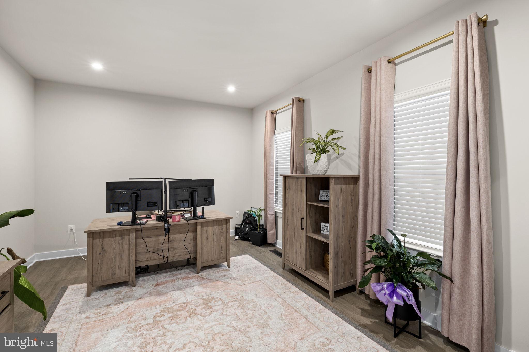 WOODBERRY MANOR - Residential