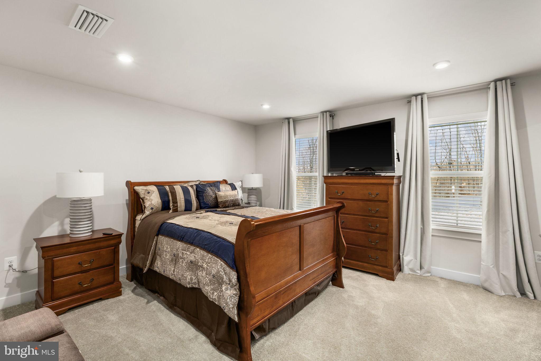 WOODBERRY MANOR - Residential