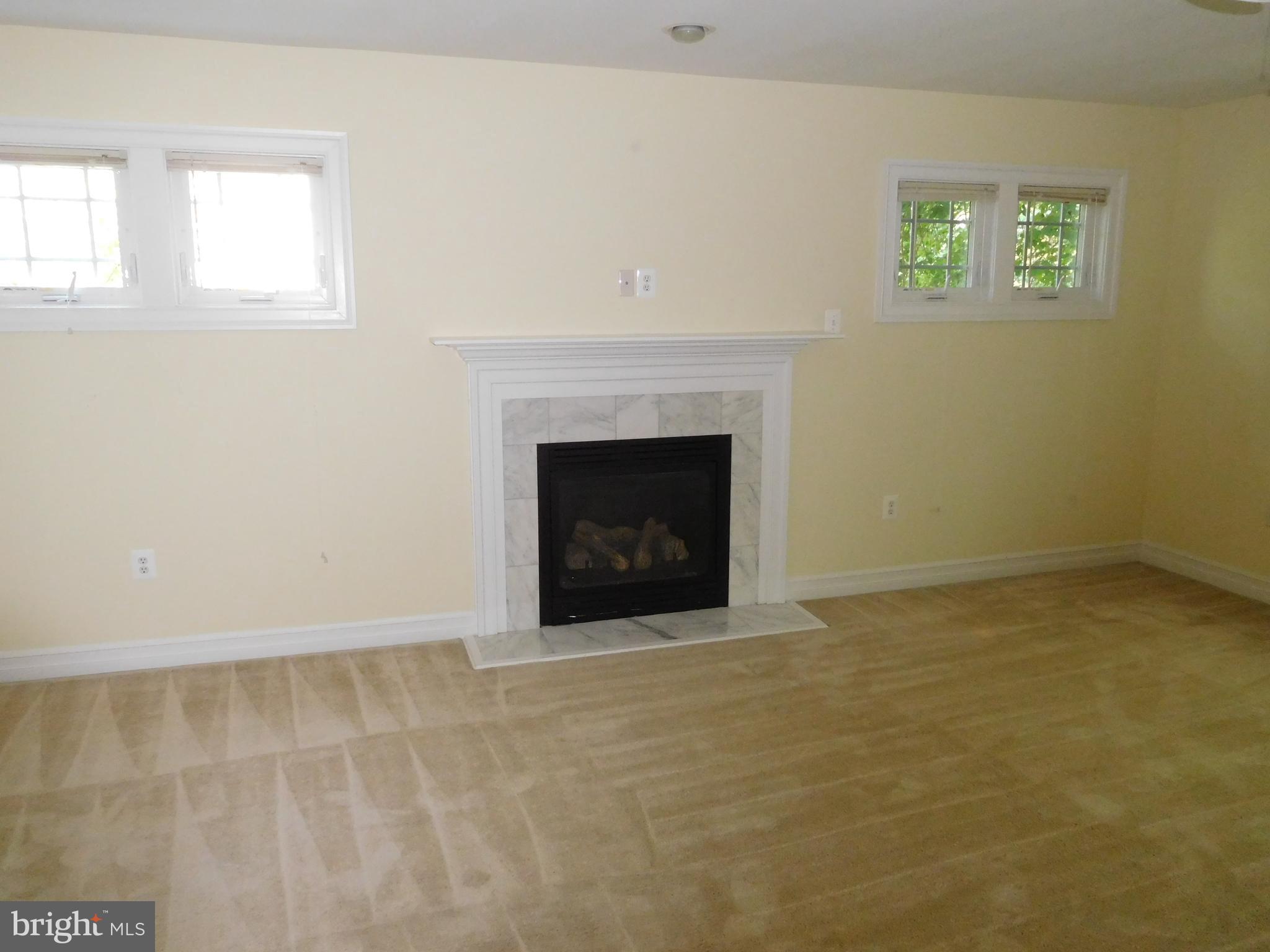 ELLISON HEIGHTS - Residential Lease