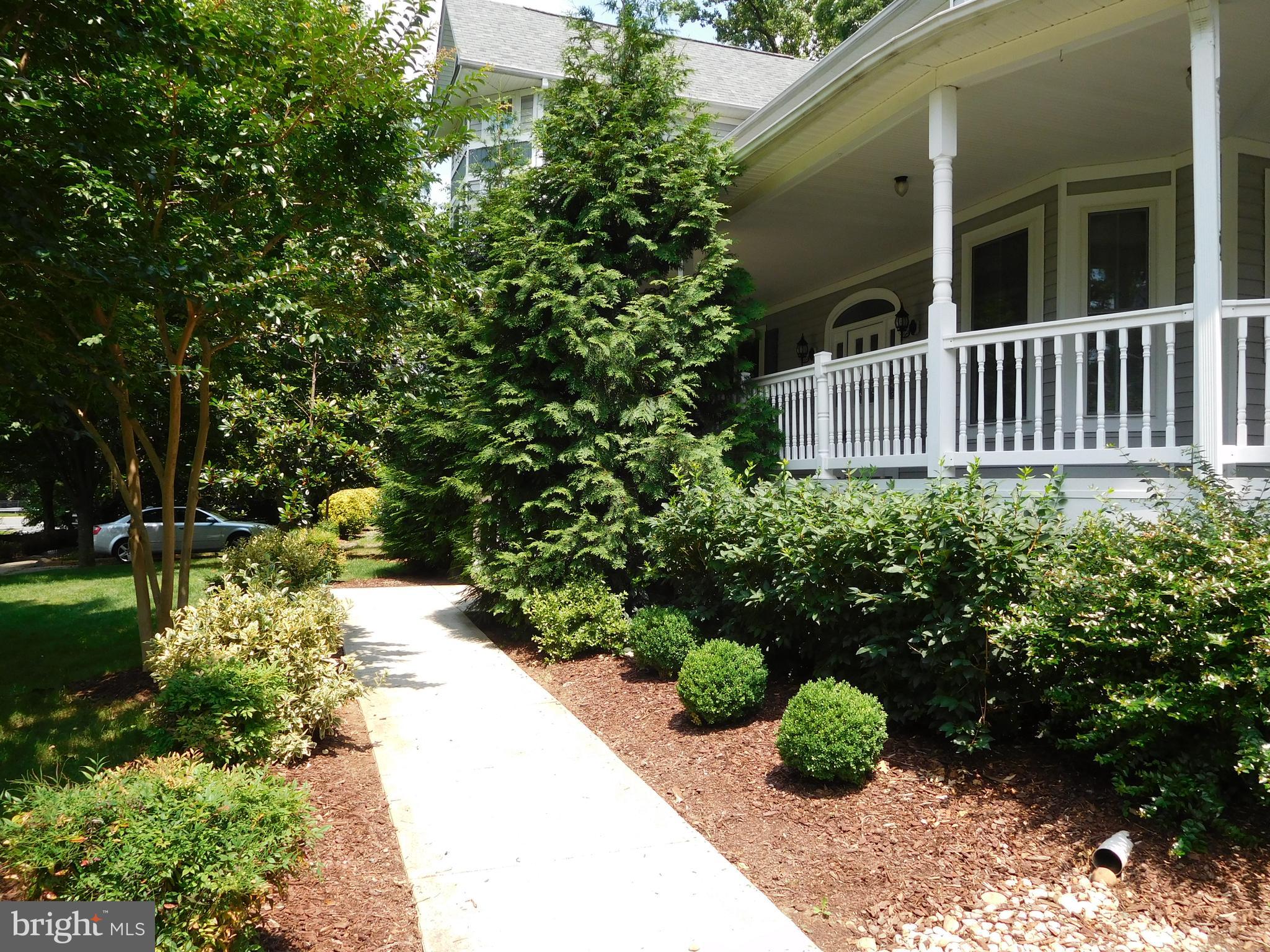 ELLISON HEIGHTS - Residential Lease