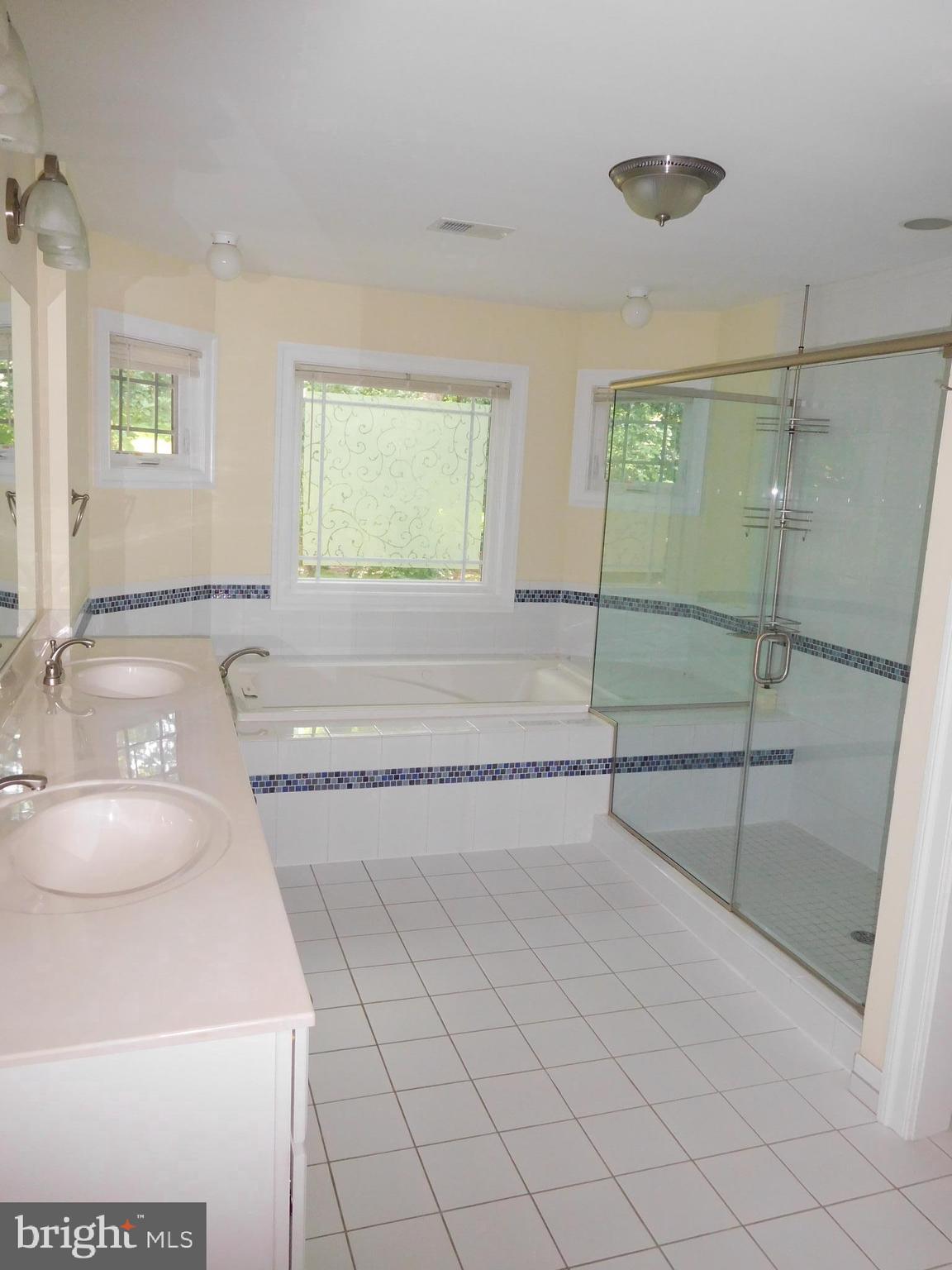 ELLISON HEIGHTS - Residential Lease