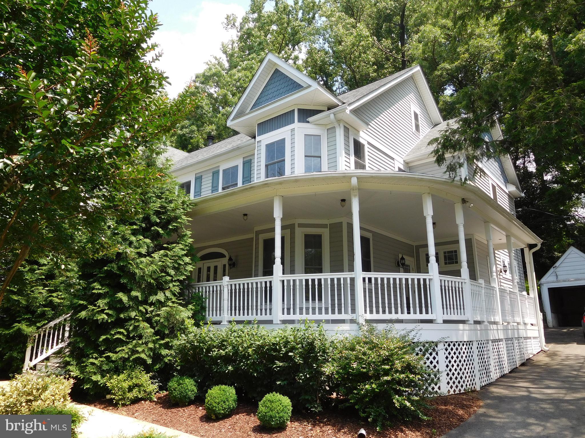 ELLISON HEIGHTS - Residential Lease