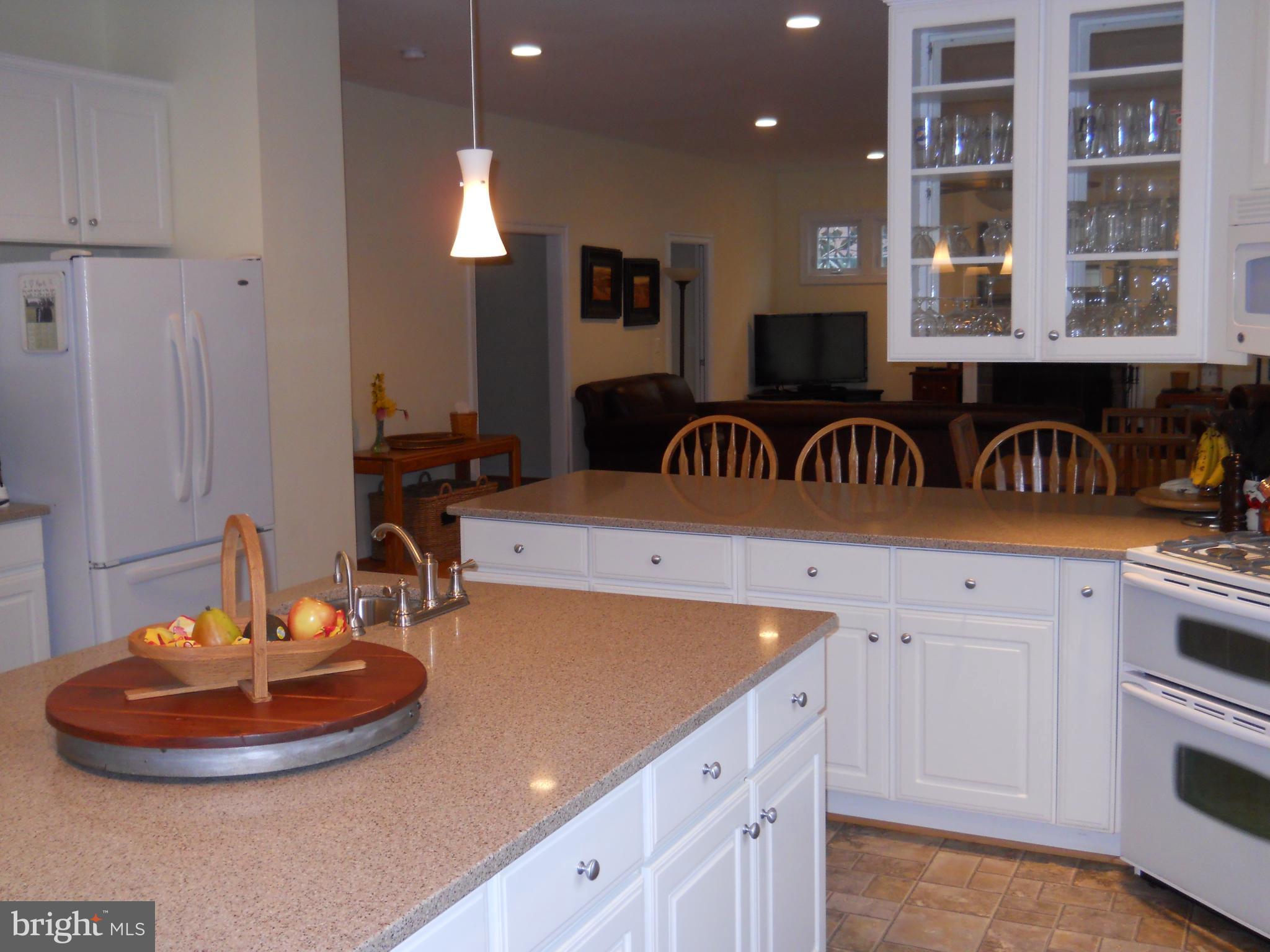 ELLISON HEIGHTS - Residential Lease