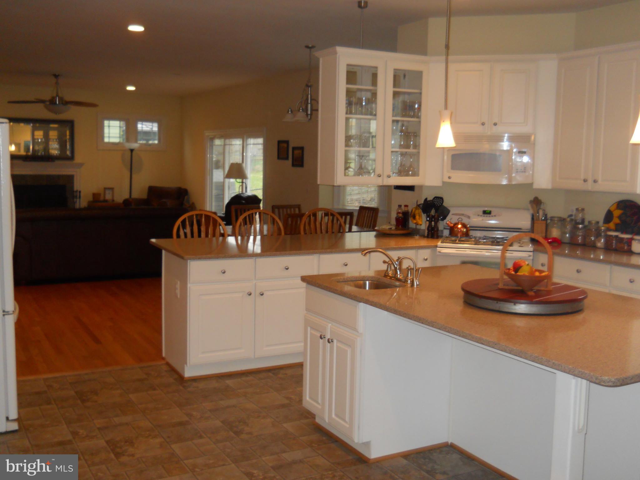 ELLISON HEIGHTS - Residential Lease