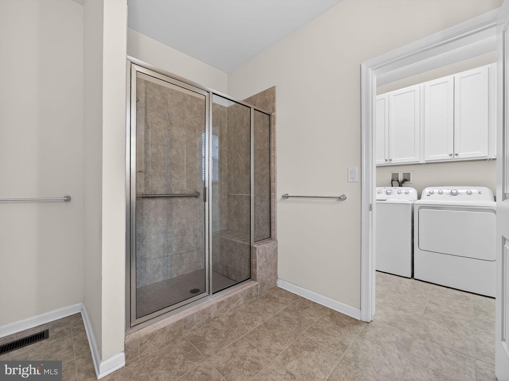 INDIAN CREEK - Residential