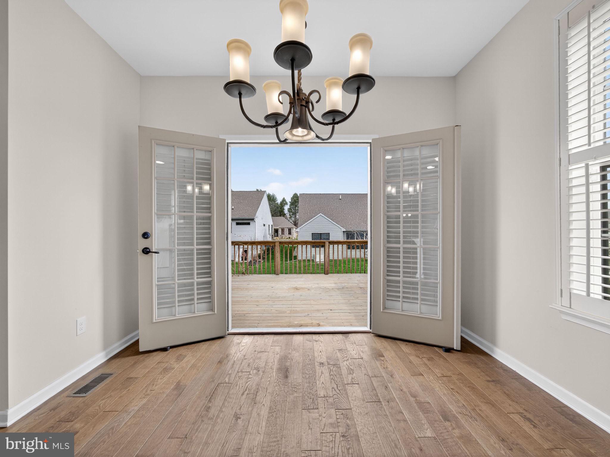 INDIAN CREEK - Residential