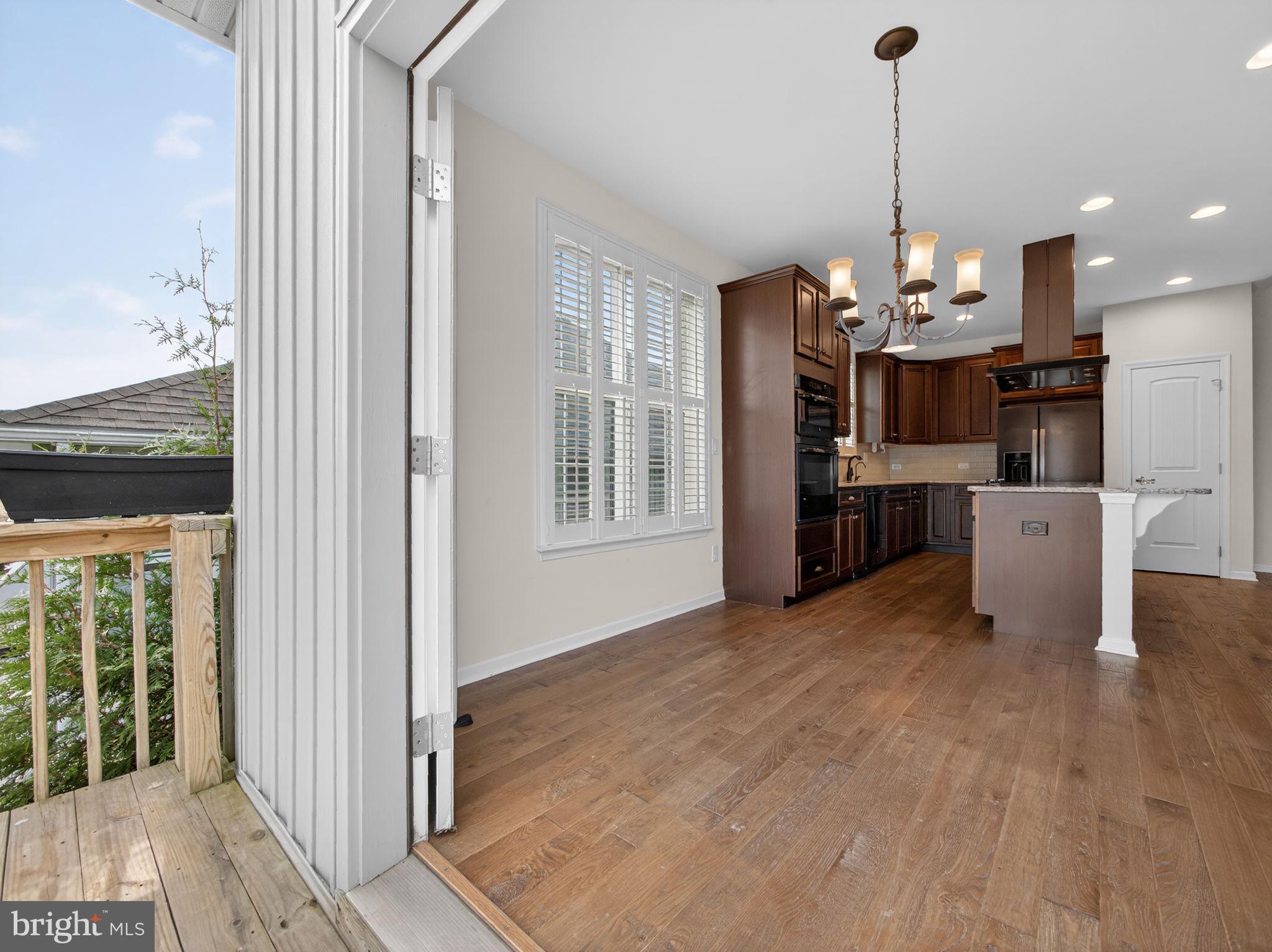 INDIAN CREEK - Residential