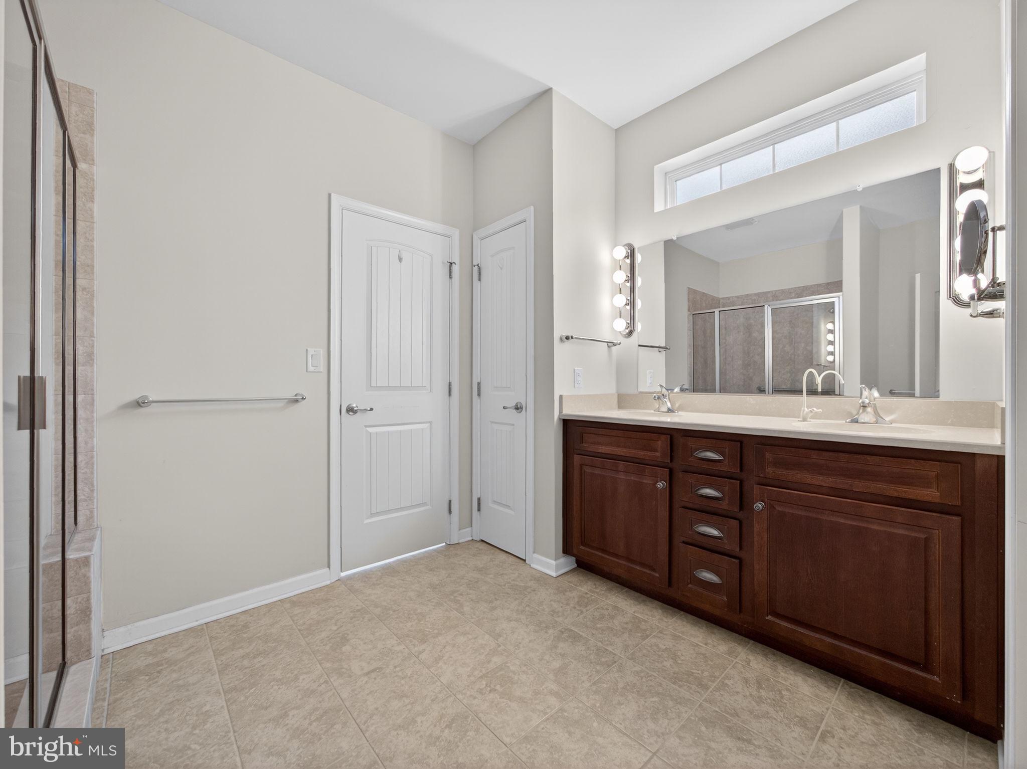 INDIAN CREEK - Residential