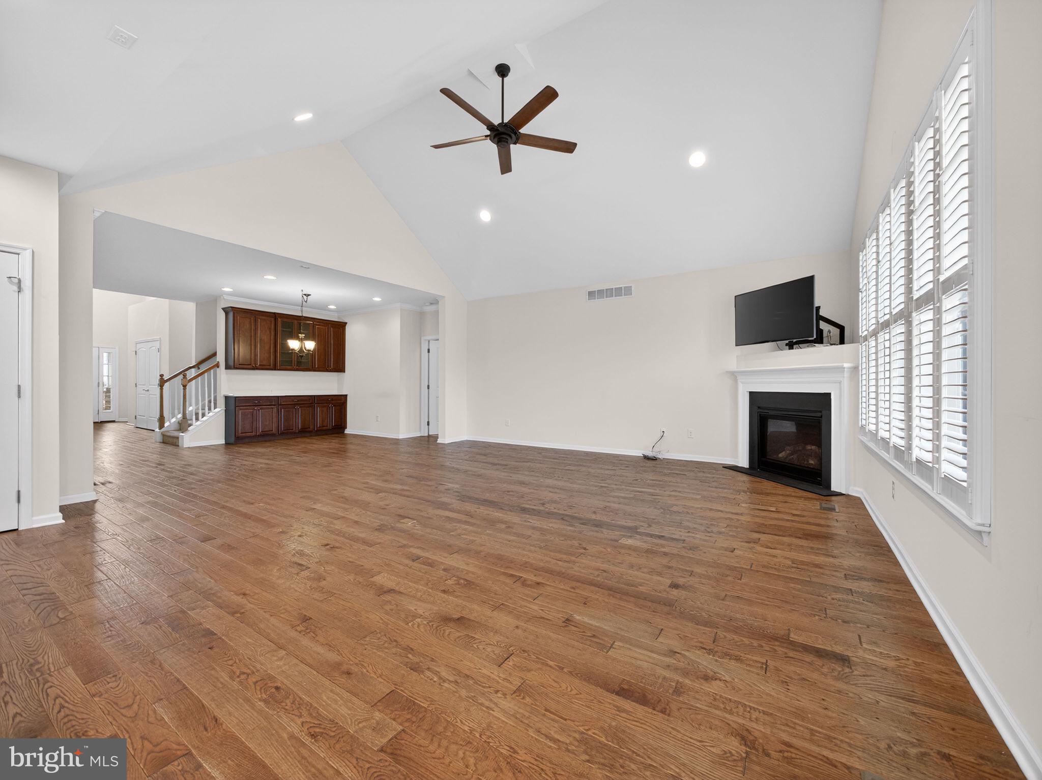 INDIAN CREEK - Residential