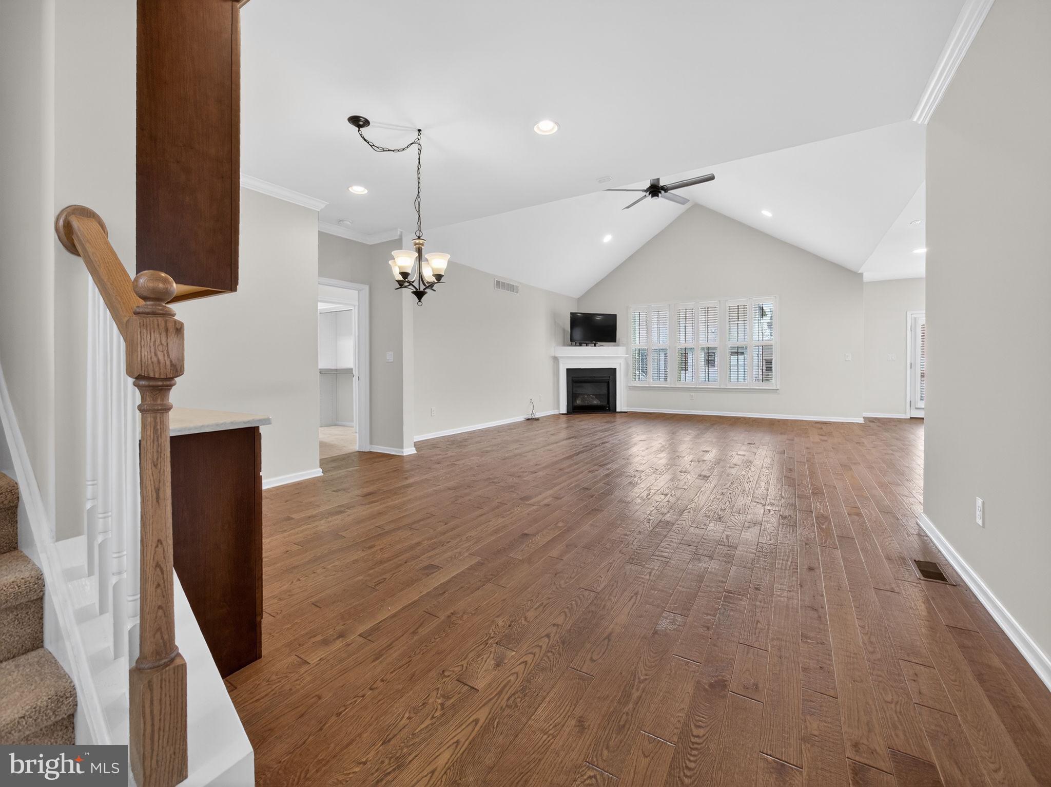 INDIAN CREEK - Residential