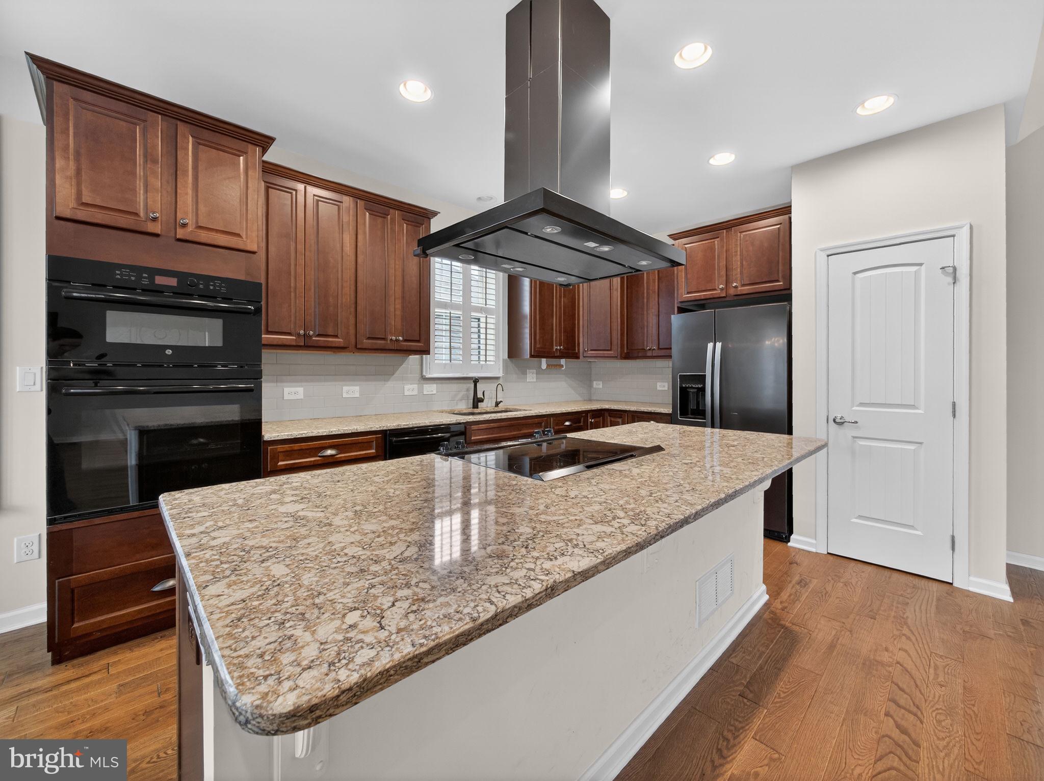 INDIAN CREEK - Residential