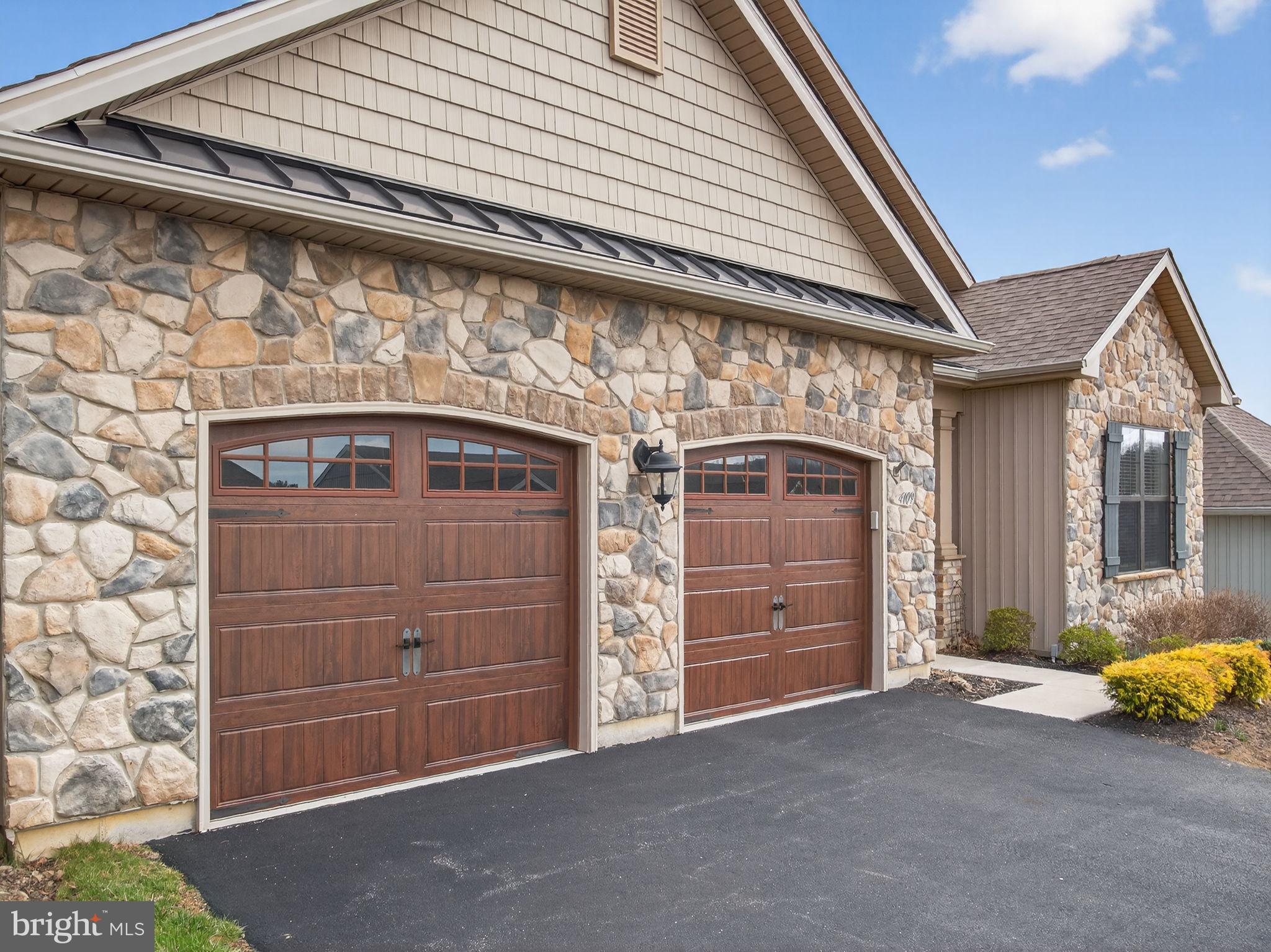 INDIAN CREEK - Residential