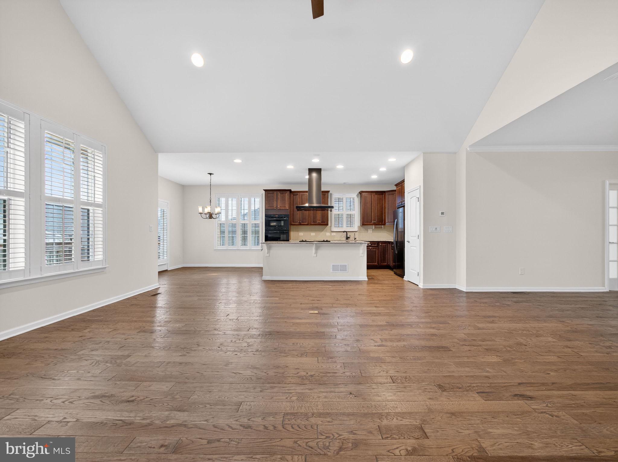 INDIAN CREEK - Residential