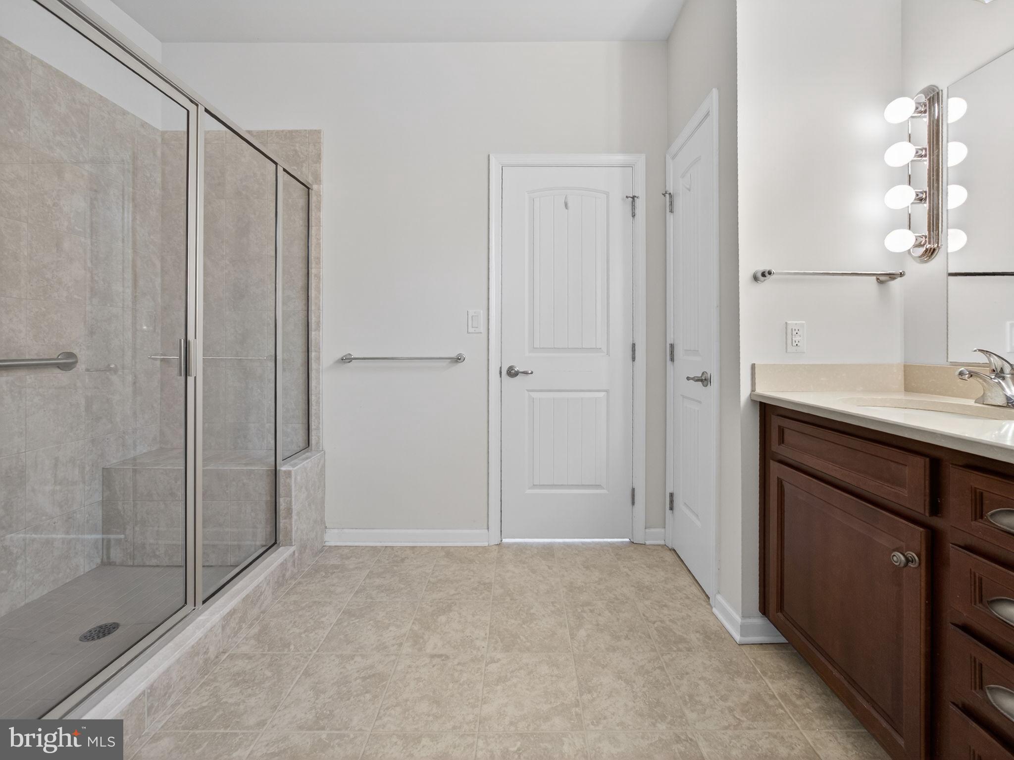 INDIAN CREEK - Residential