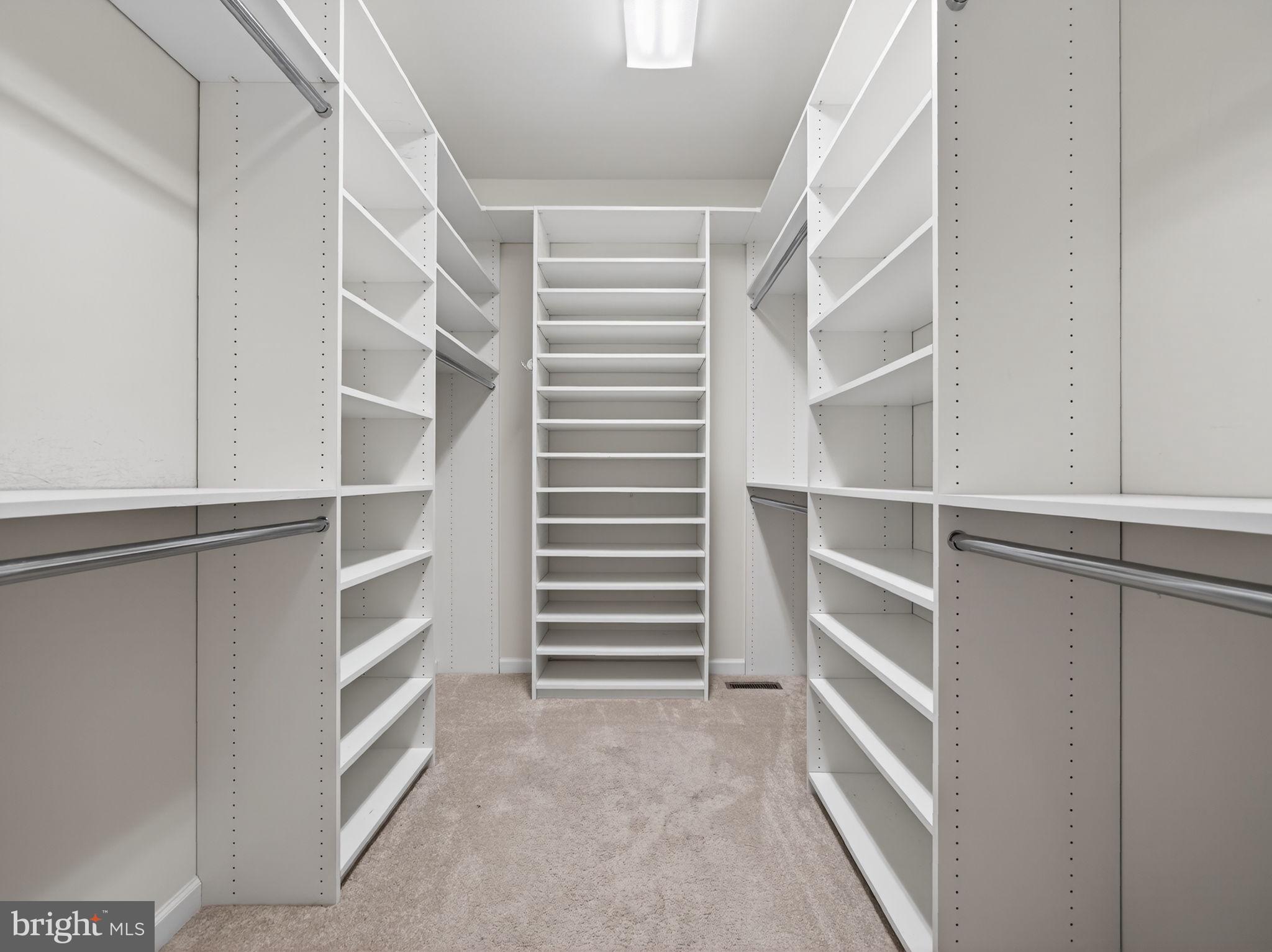 INDIAN CREEK - Residential