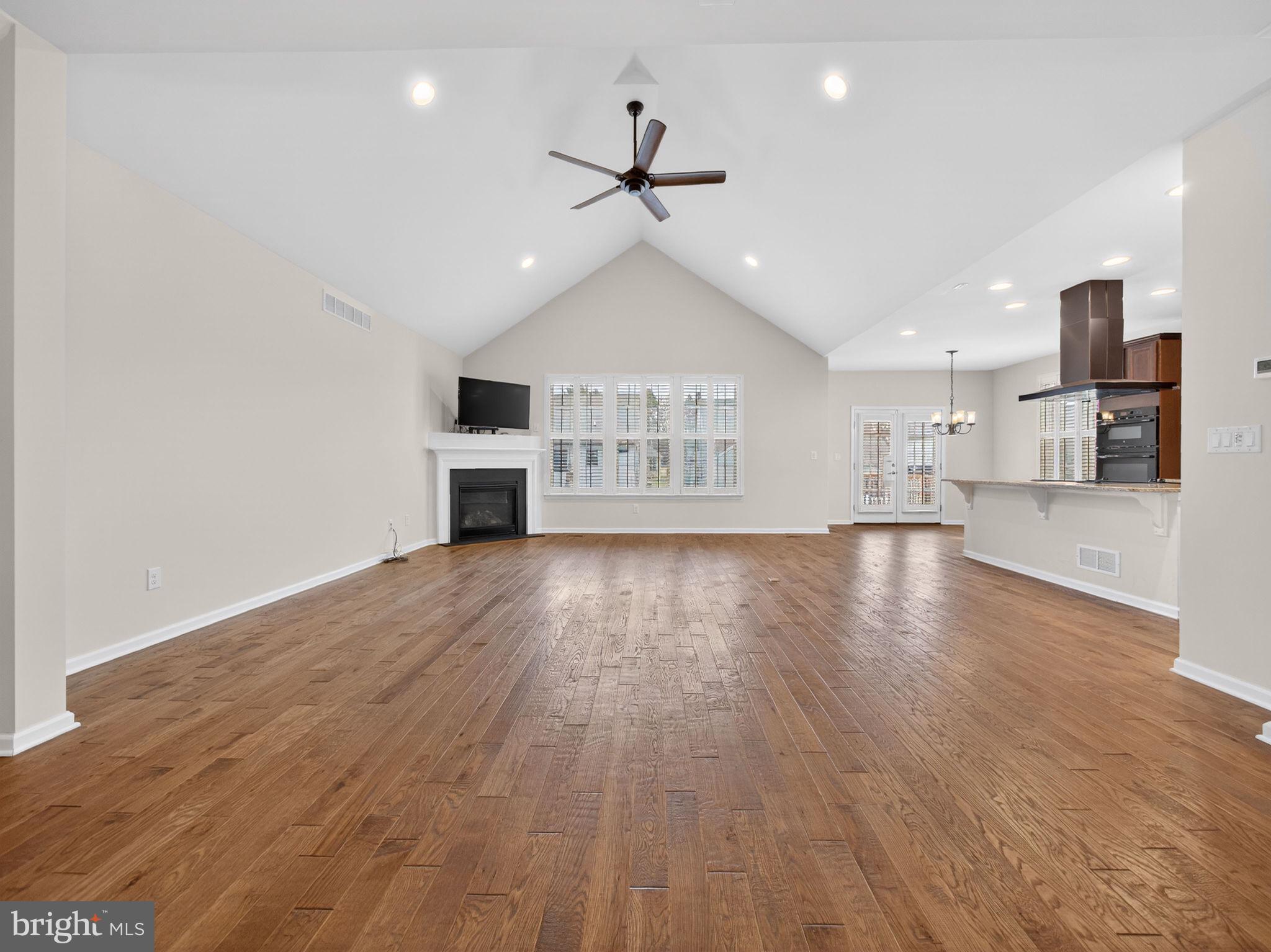 INDIAN CREEK - Residential