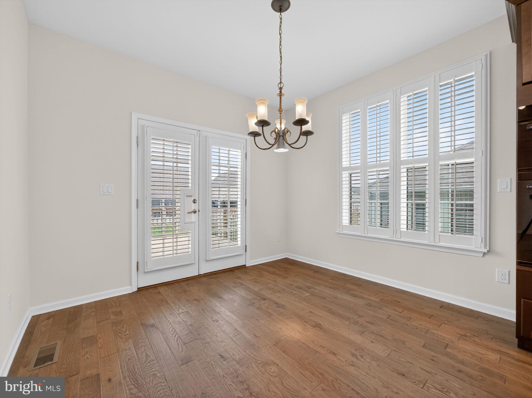 INDIAN CREEK - Residential