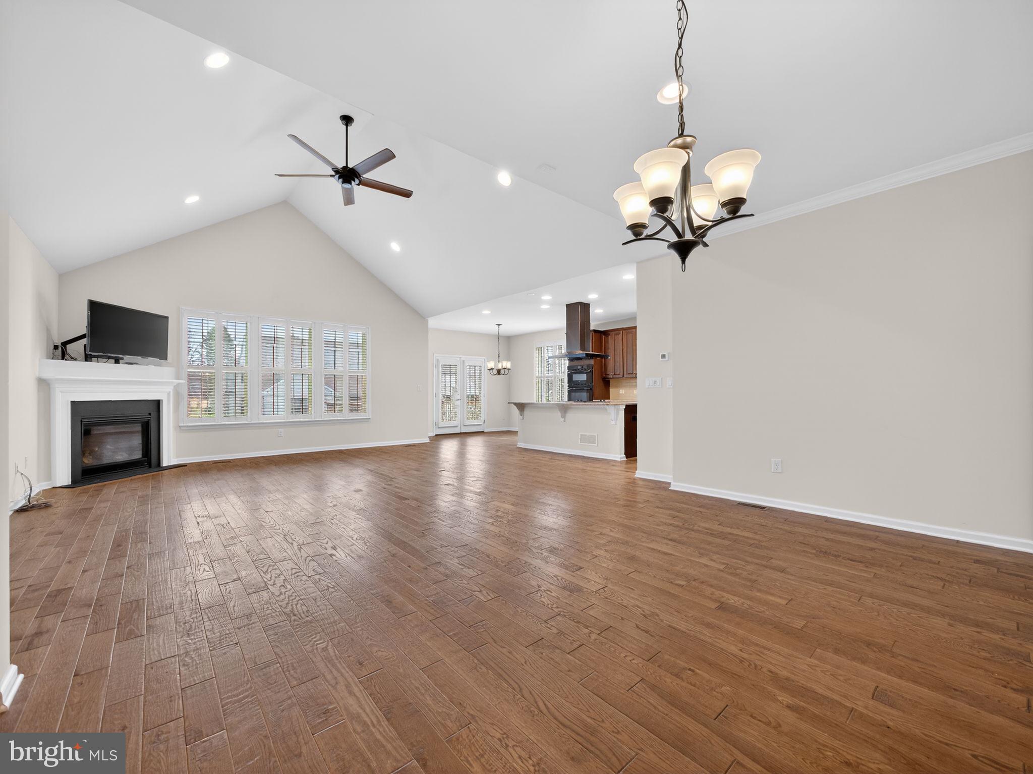 INDIAN CREEK - Residential