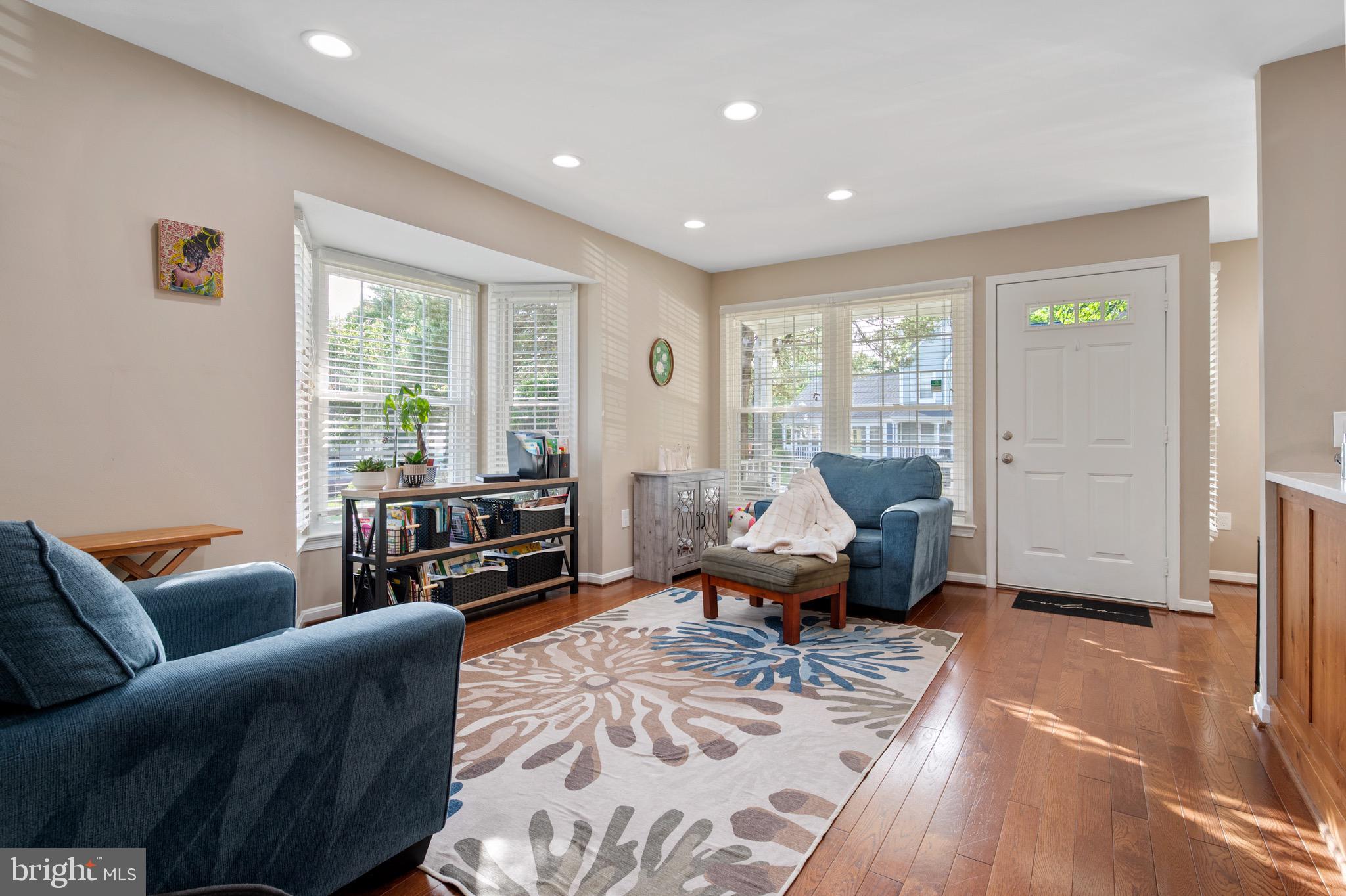 SOUTH KINGS STATION - Residential