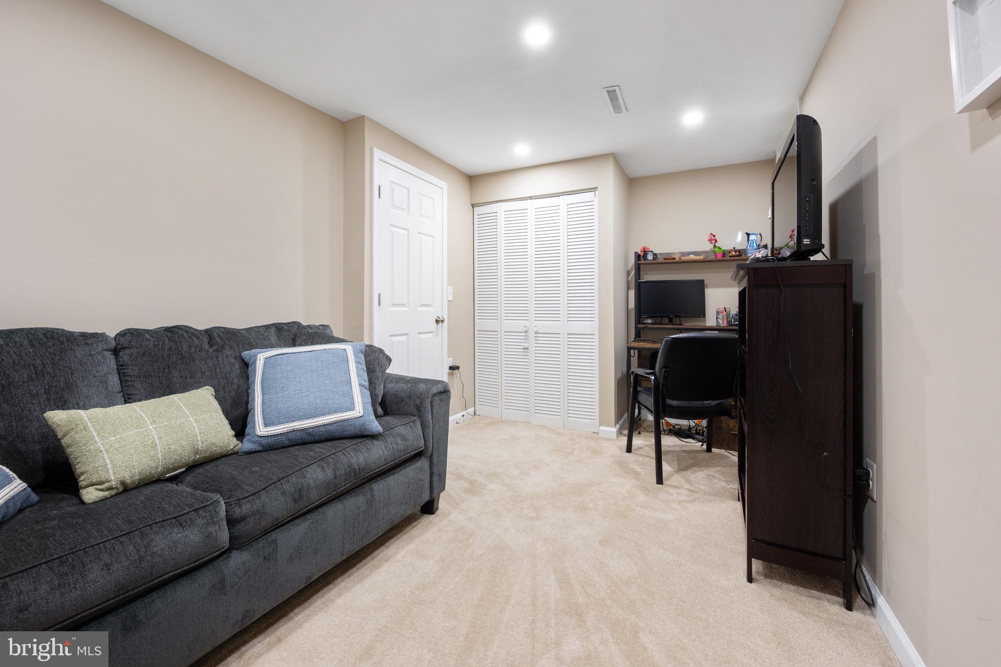 SOUTH KINGS STATION - Residential