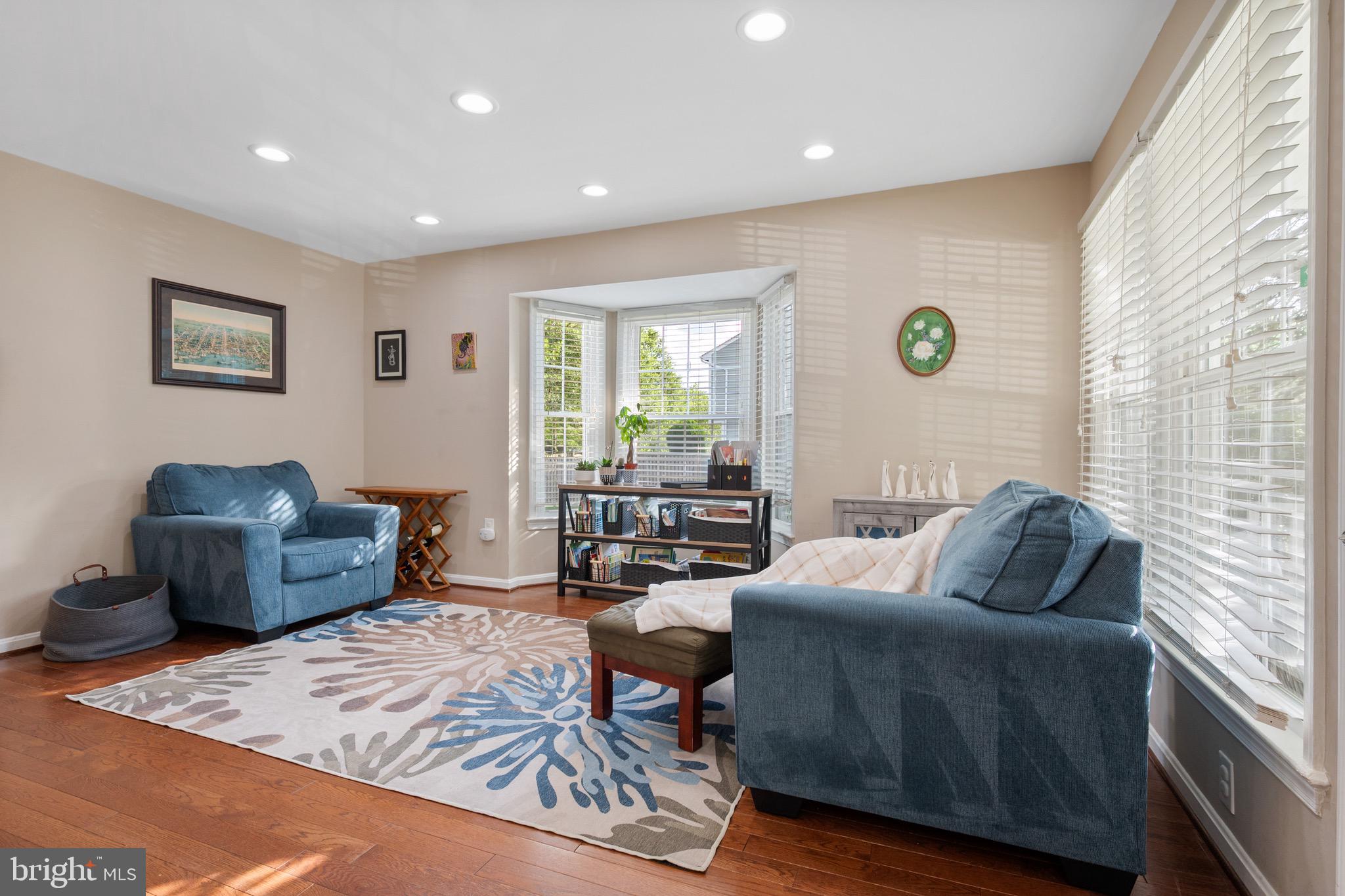 SOUTH KINGS STATION - Residential