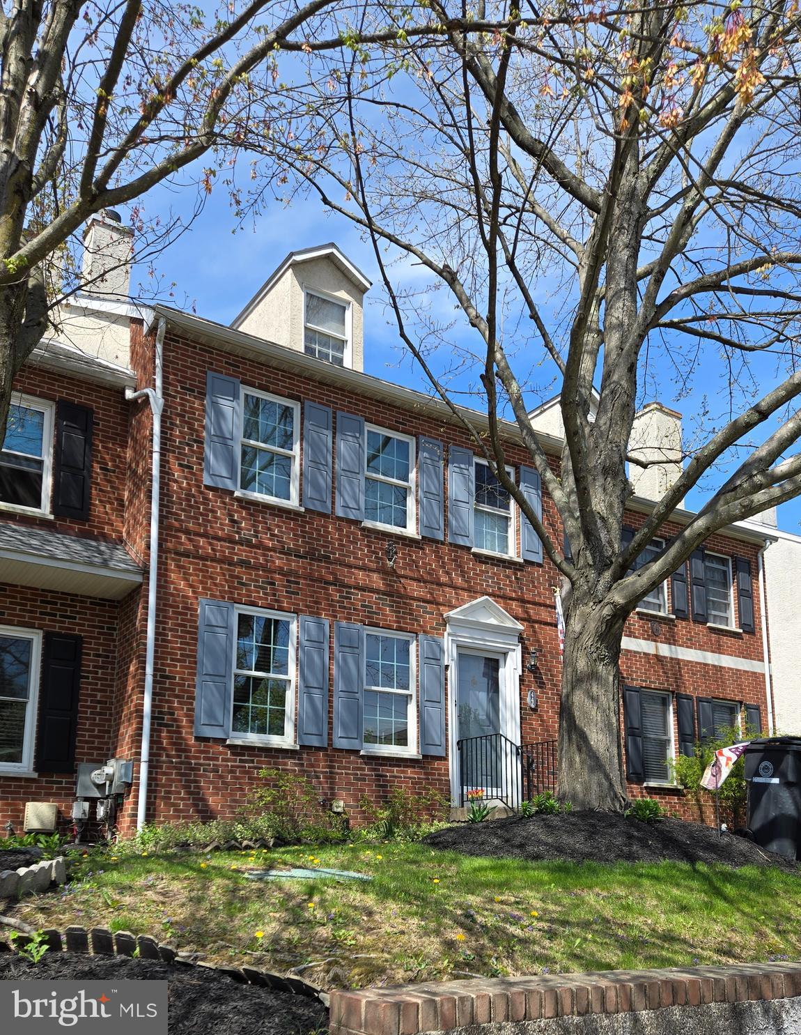 HERITAGE SQUARE - Residential