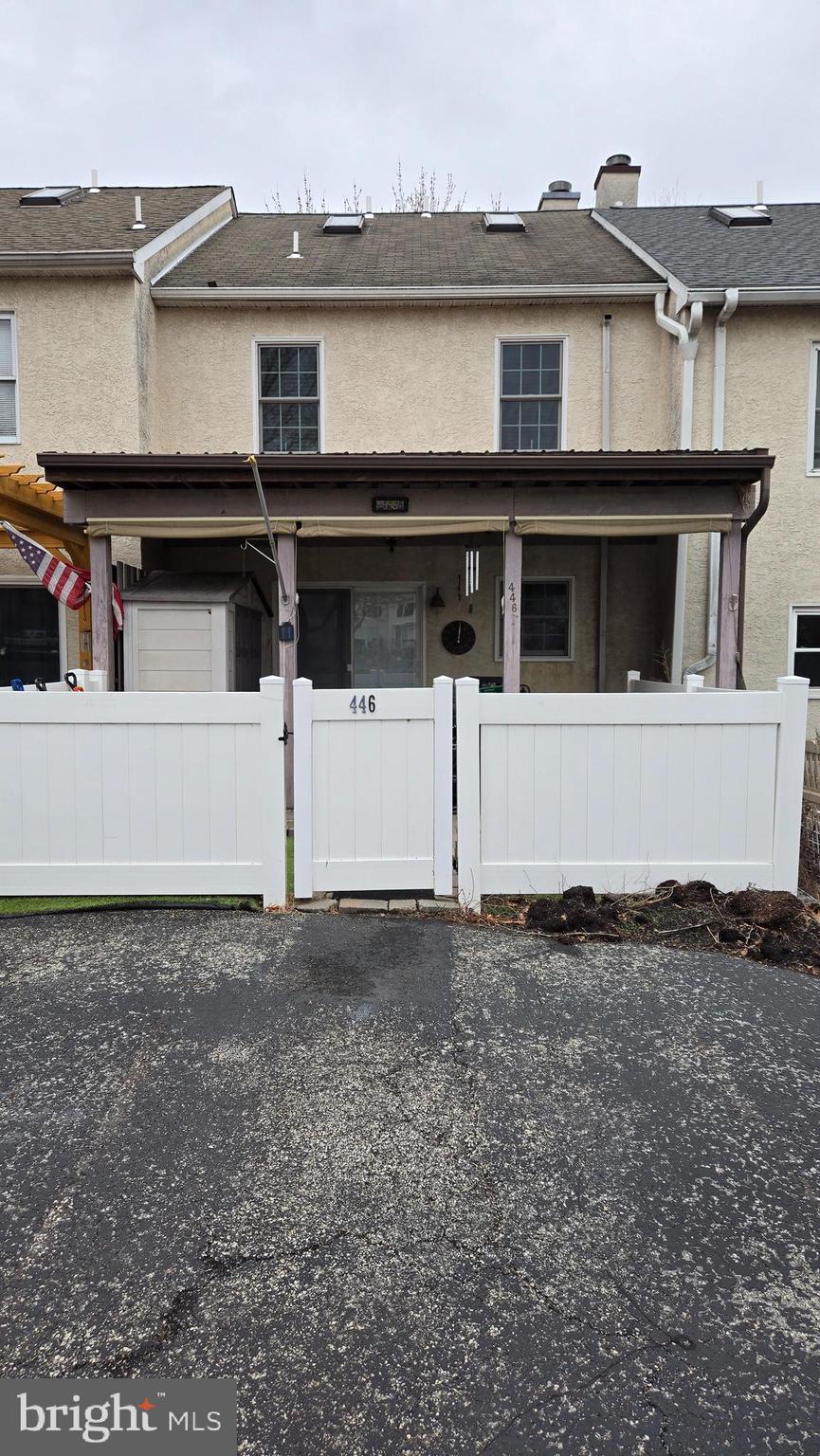 HERITAGE SQUARE - Residential