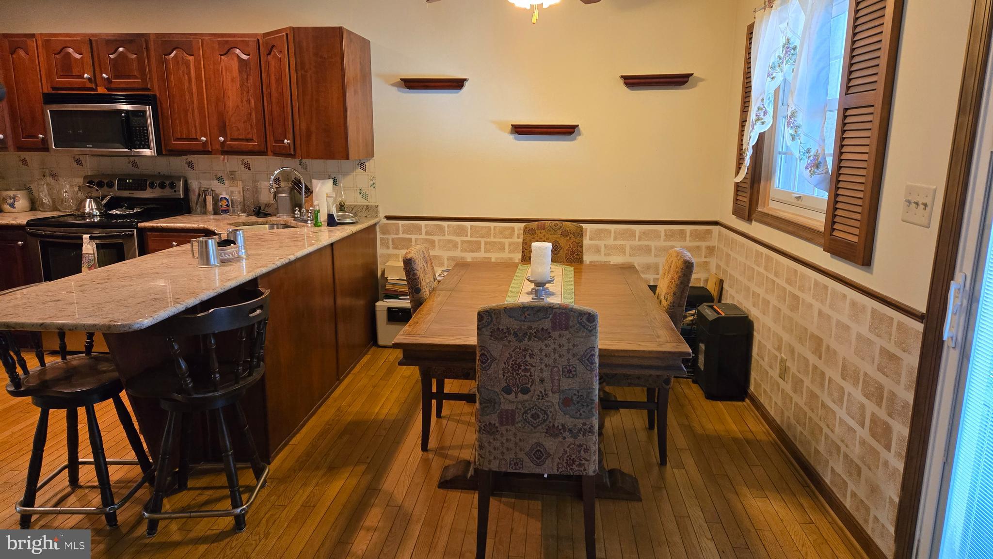 HERITAGE SQUARE - Residential