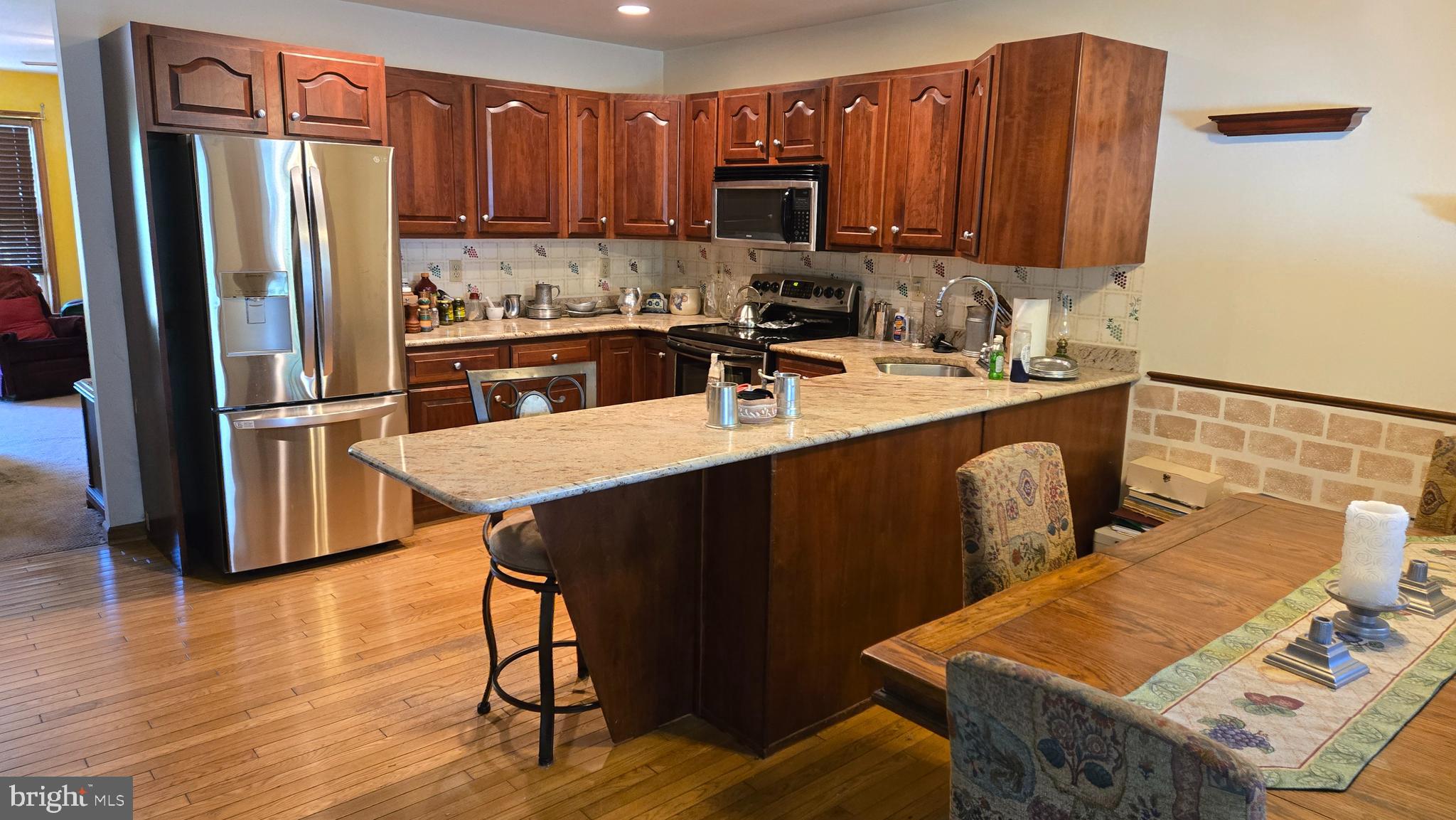 HERITAGE SQUARE - Residential