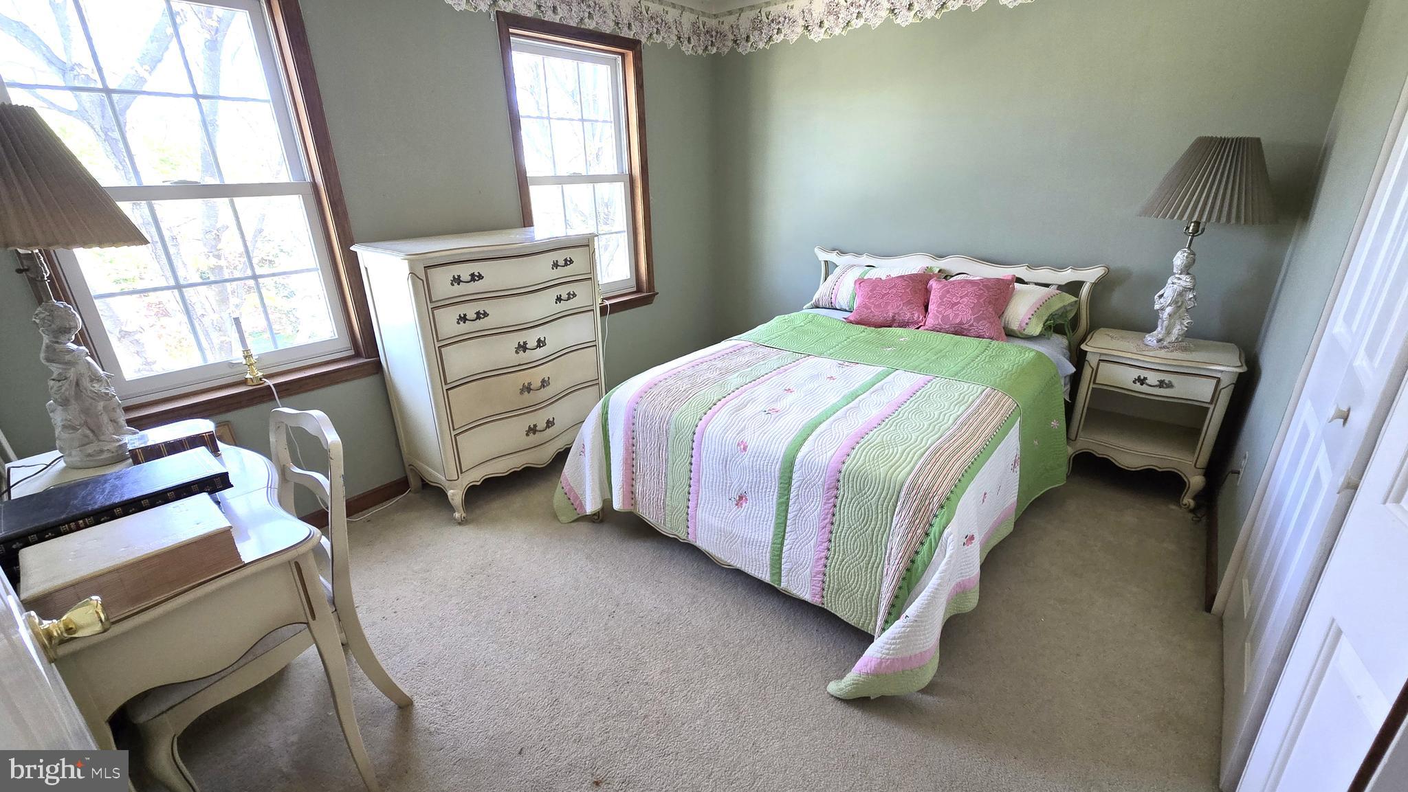 HERITAGE SQUARE - Residential