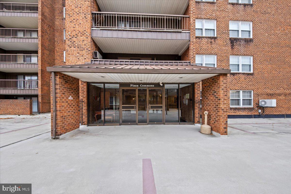 215 HADDONFIELD COMMONS