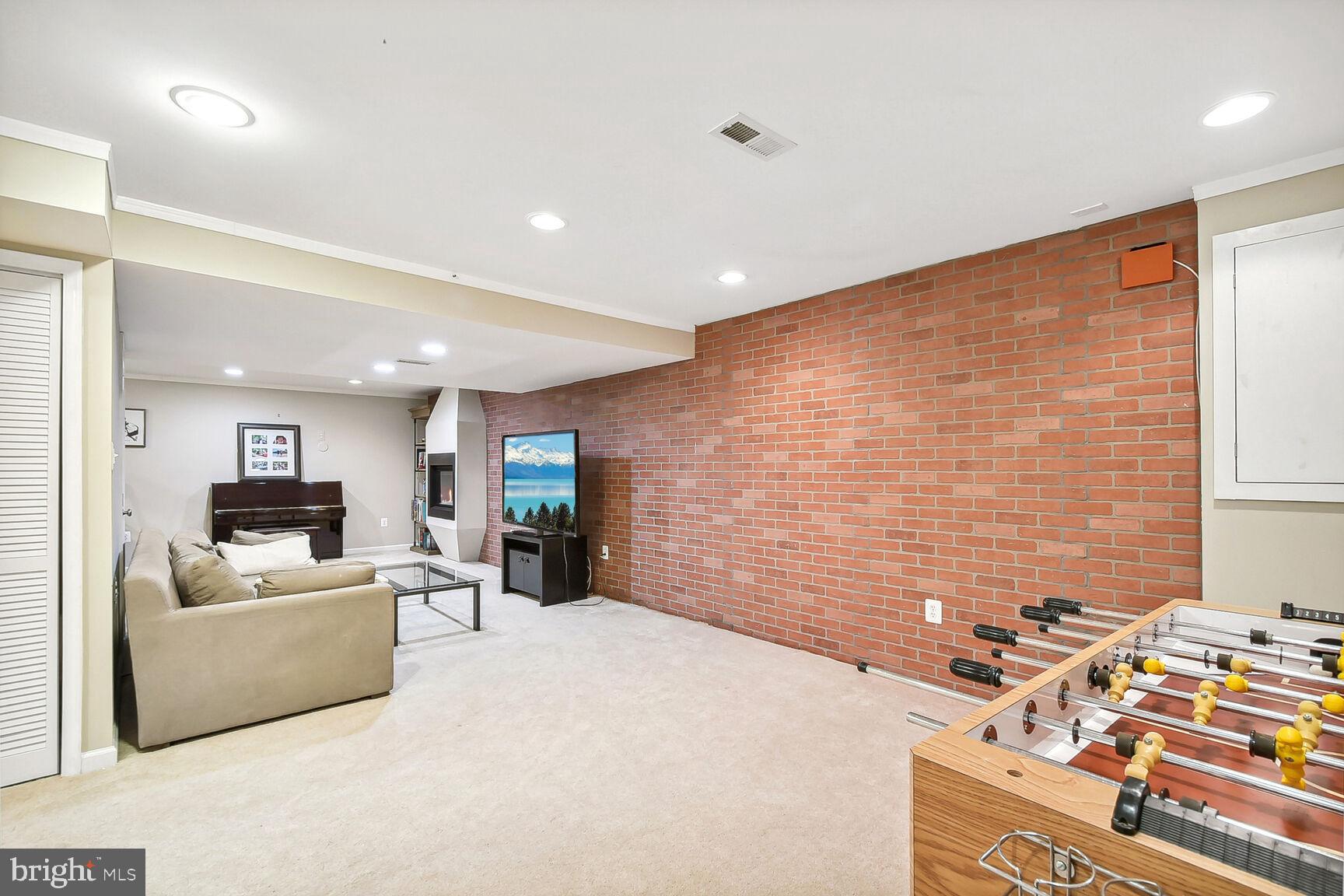 LAKELANDS - Residential