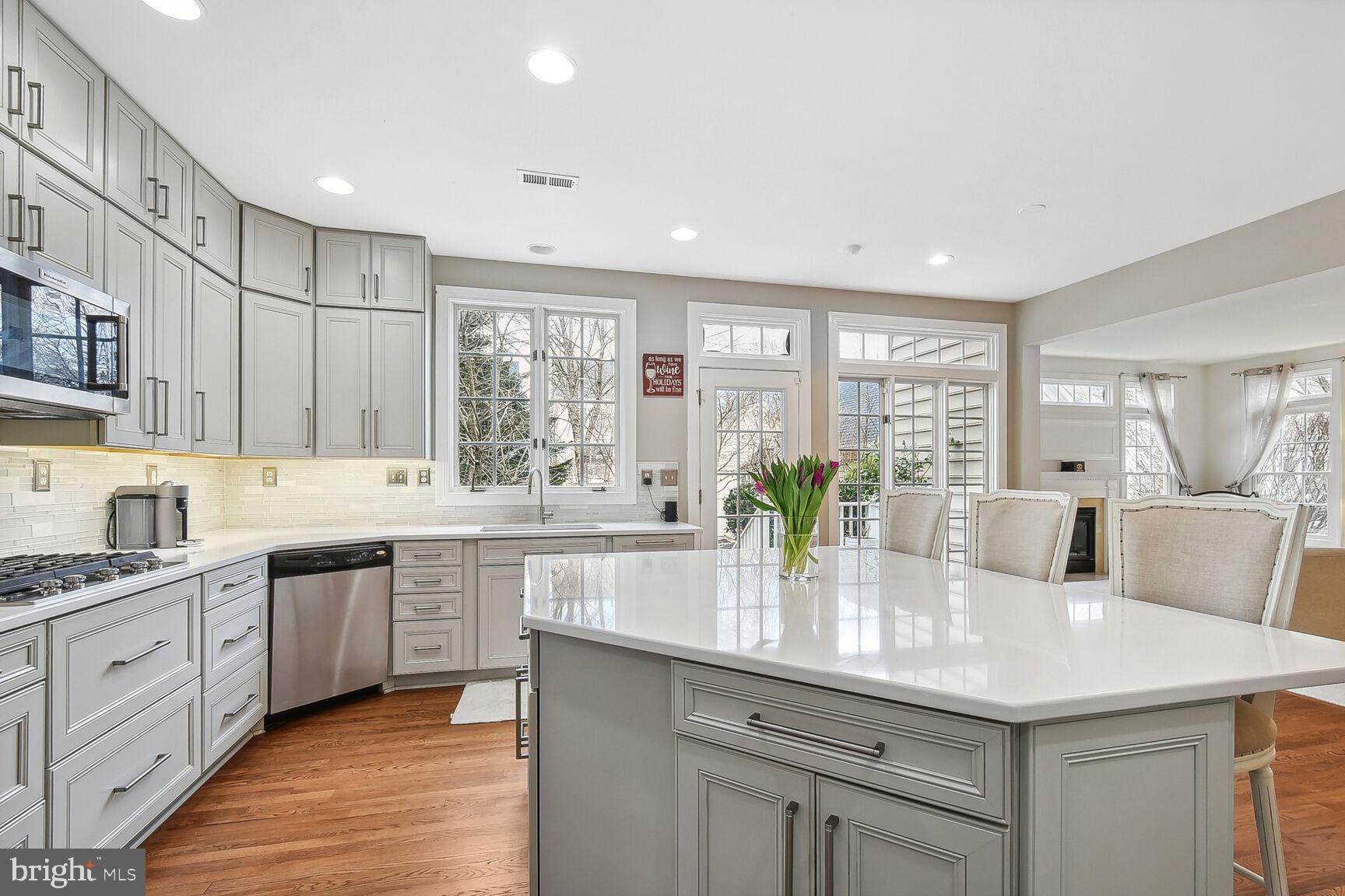 LAKELANDS - Residential