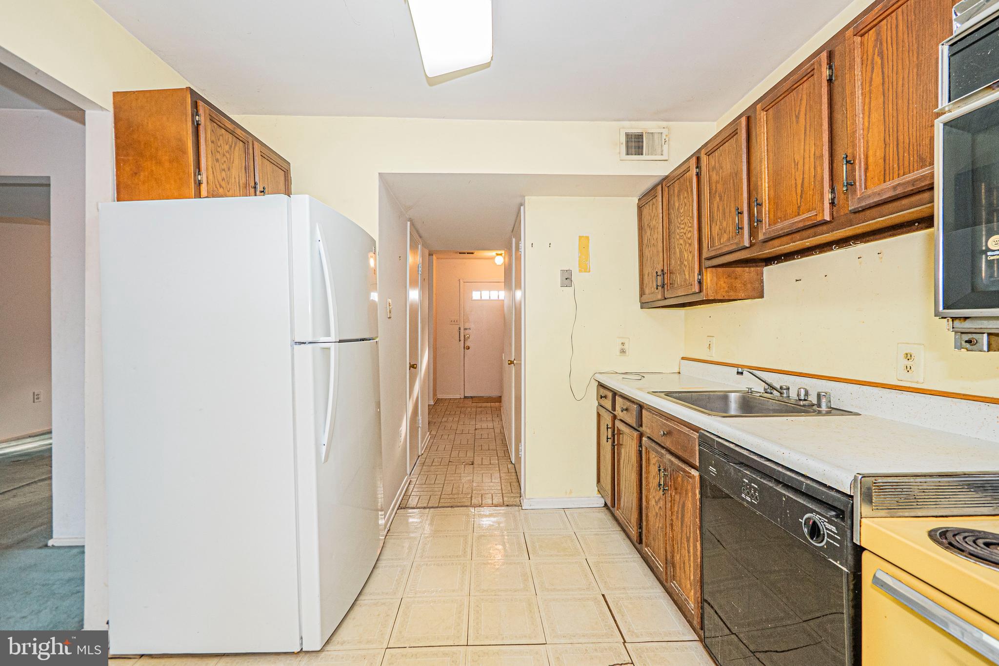 ROCKSHIRE TOWNHOMES - Residential