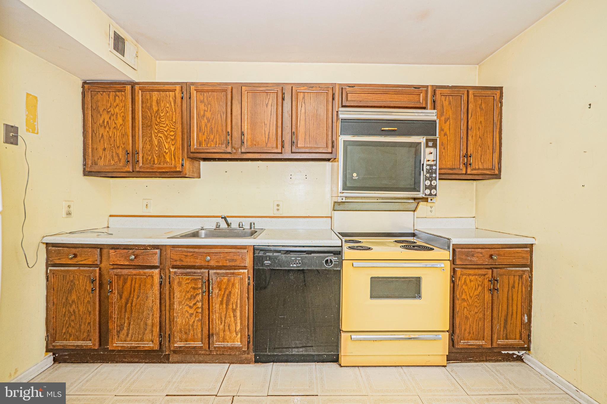 ROCKSHIRE TOWNHOMES - Residential